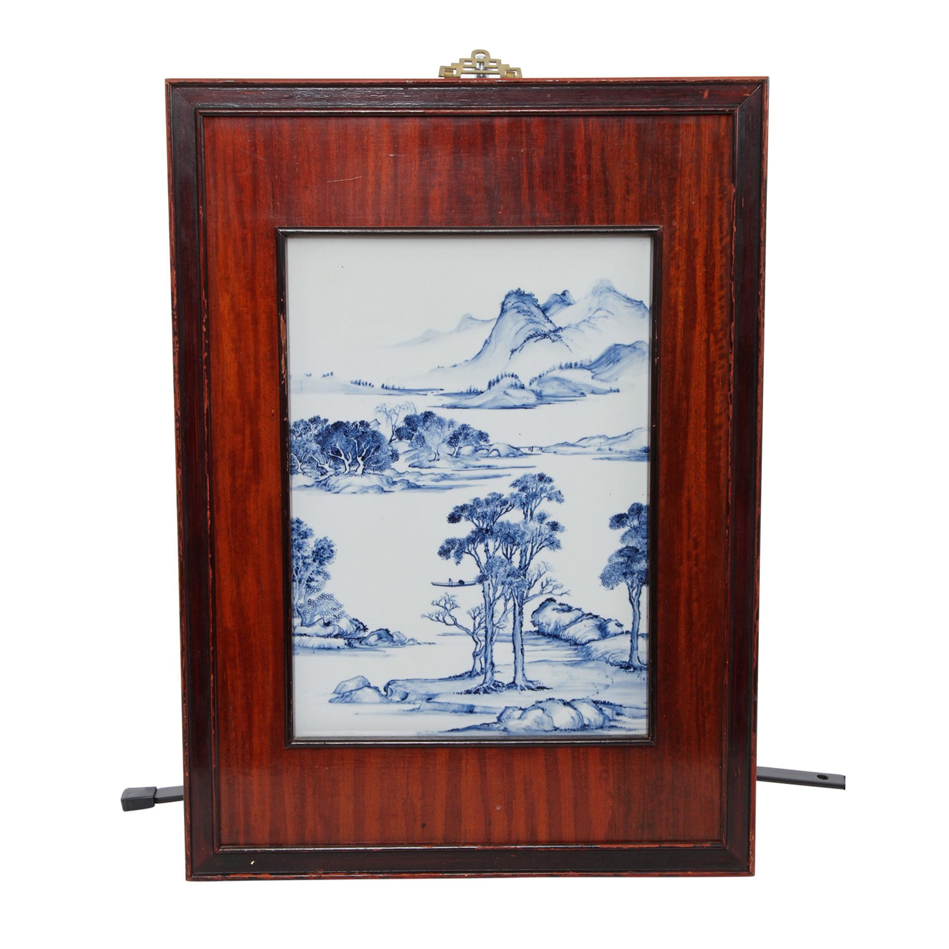 Porzellanbild. CHINA, um 1900 unterglasurblaue Malerei einer Landschaft, ca. 36x24,5 cm, im