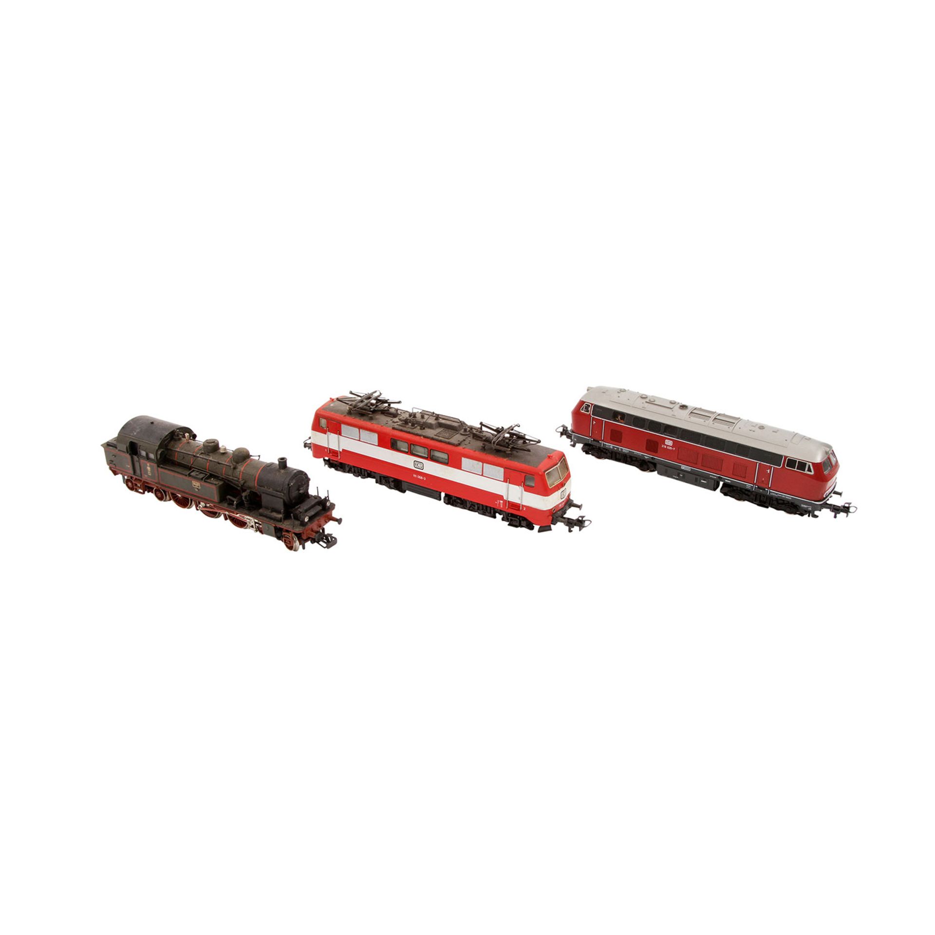 MÄRKLIN drei Loks 3075/3109/3172, Spur H0, Kunststoff-/Guss-Gehäuse, 3075: rot, BR 216 der DB, BN