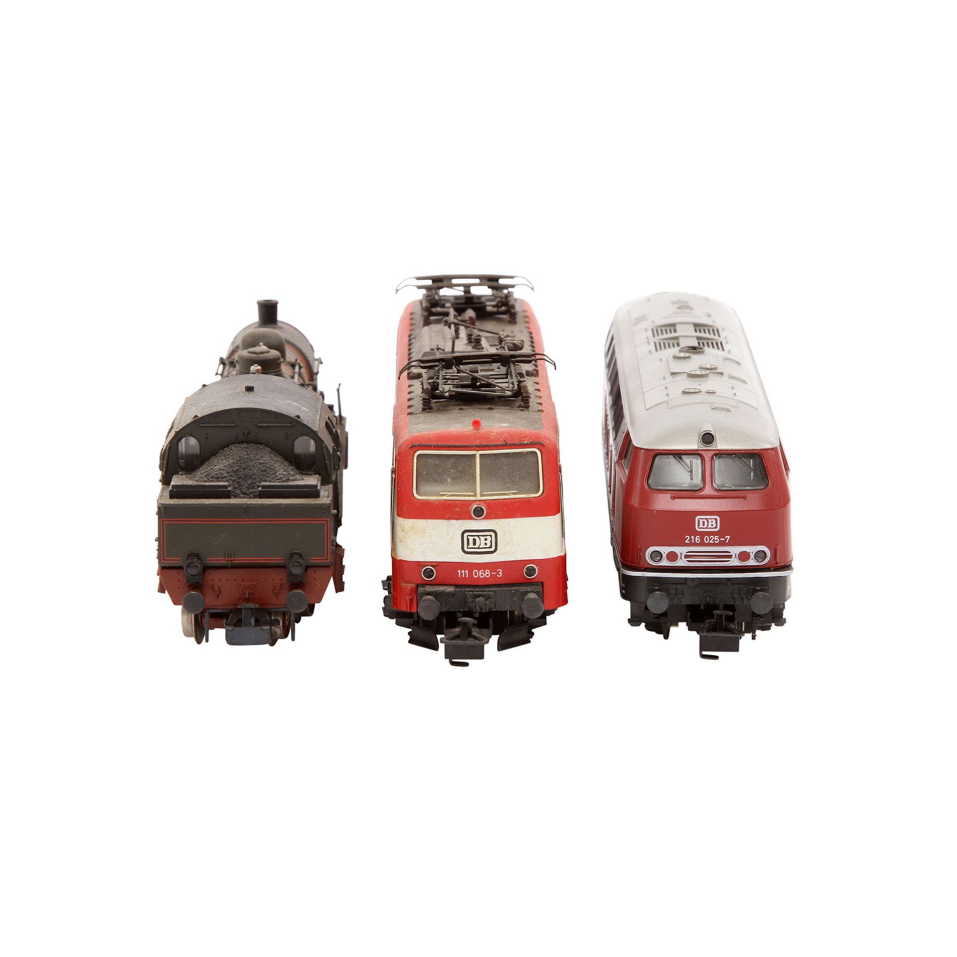 MÄRKLIN drei Loks 3075/3109/3172, Spur H0, Kunststoff-/Guss-Gehäuse, 3075: rot, BR 216 der DB, BN - Bild 4 aus 8