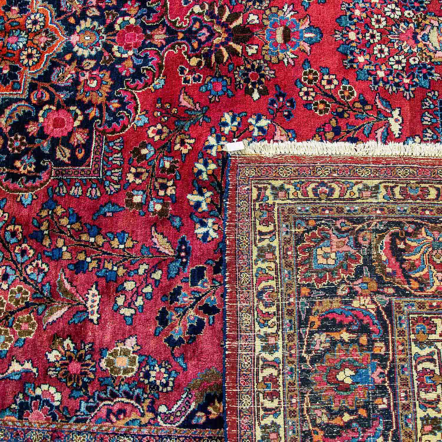 Orientteppich. MESHED/PERSIEN, Mitte 20. Jh., ca. 395x310 cm der himmbeerrote Spiegel zeigt eine - Image 2 of 3