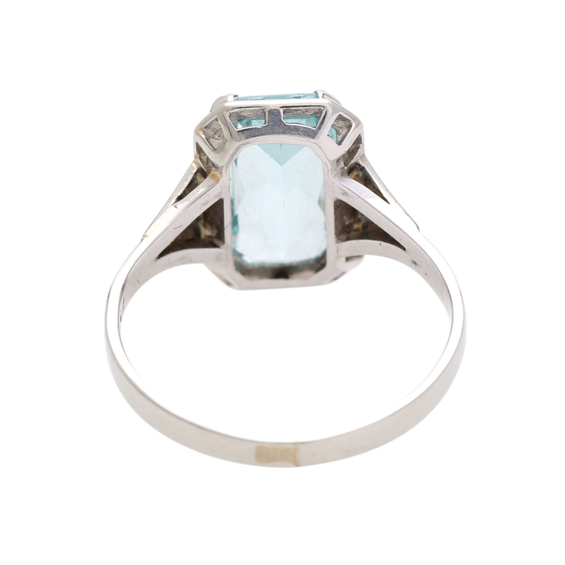 Ring mit Aquamarin von ca. 2,7 ct., WG 18K, ca. 3,1 gr., RW 54, Mitte 20. Jh., altersgemäße - Image 4 of 4