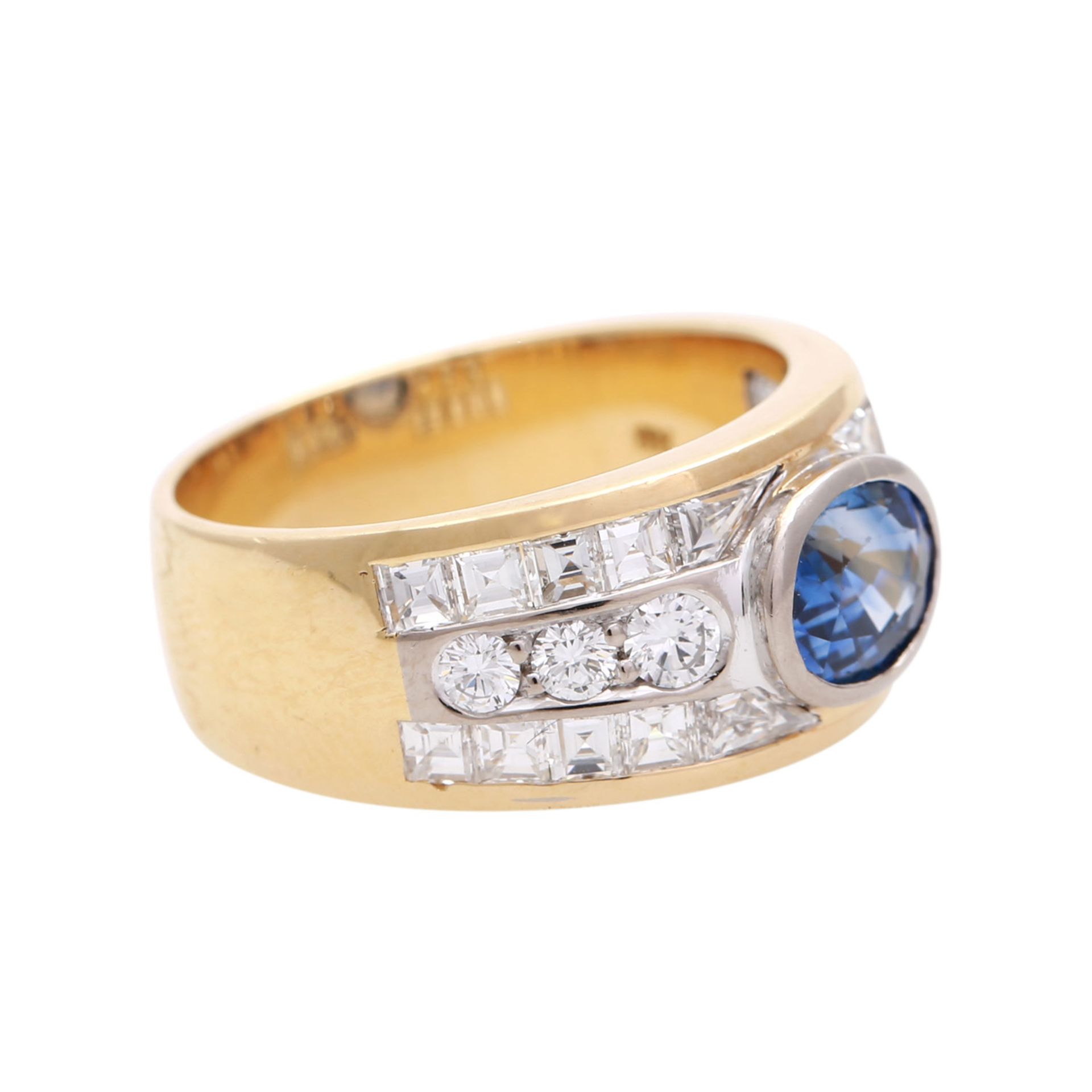 Damenring mit feinem Saphir und Diamanten, 1 blauer Saphir von ca. 1,5 ct. mit schöner - Image 2 of 5