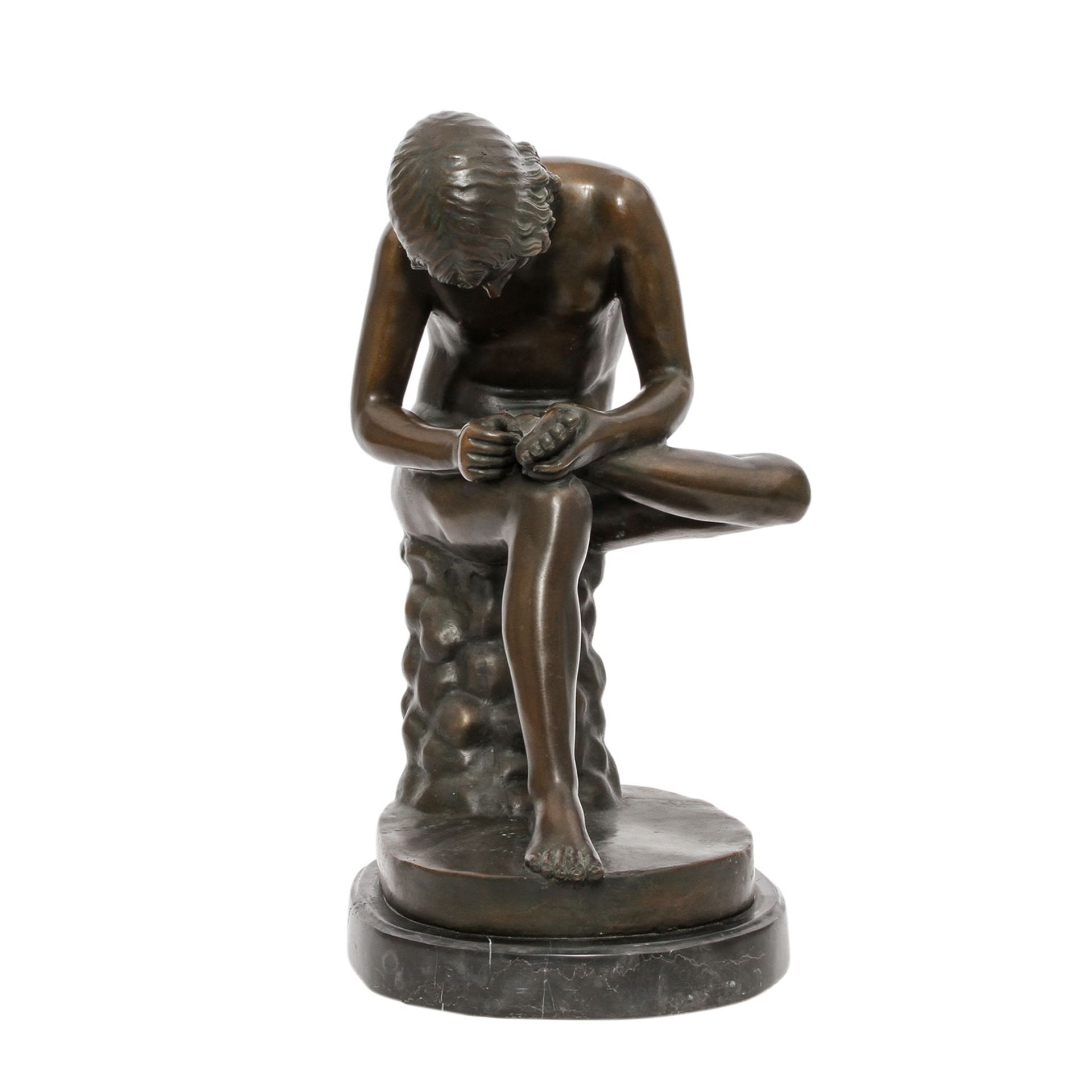 MILO (20. Jhd.) 'Dornauszieher'. Bronze, auf schwarzem Steinsockel, bez. 'Milo', H. ca. 48cm. - Image 5 of 7