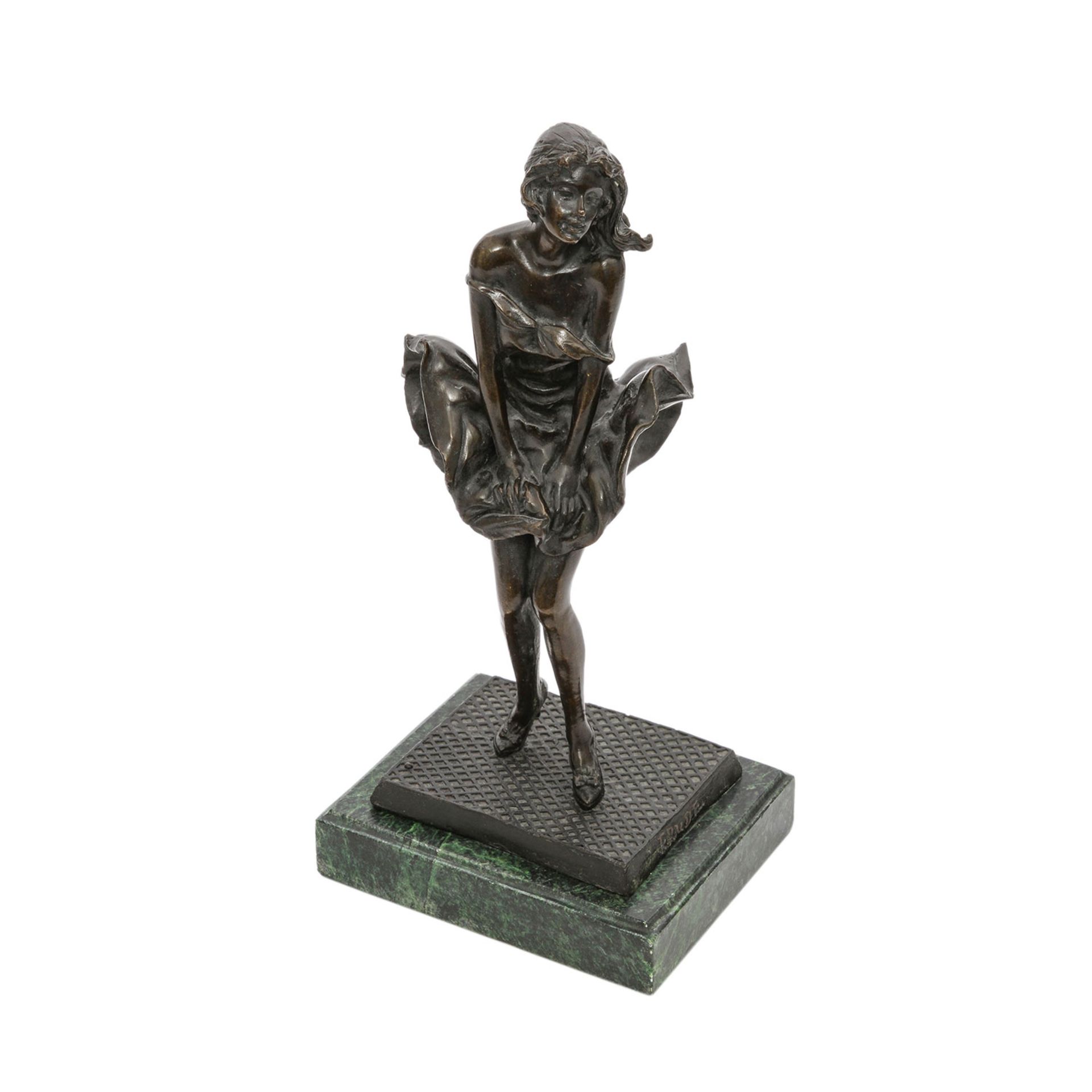 Figur 'Marilyn Monroe', 20. Jhd. Bronze, berühmte Darstellung der Schauspielerin mit hochgewehtem