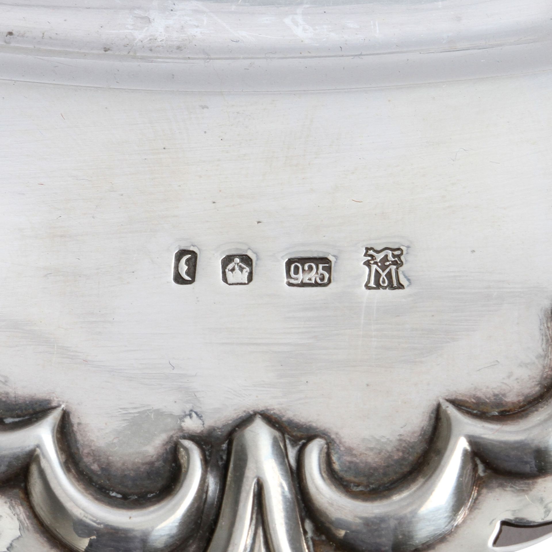 STUTTGART Servierplatte mit Glaseinsätzen, 20.Jh. große Silberplatte auf vier Kugelfüßchen mit - Image 7 of 7