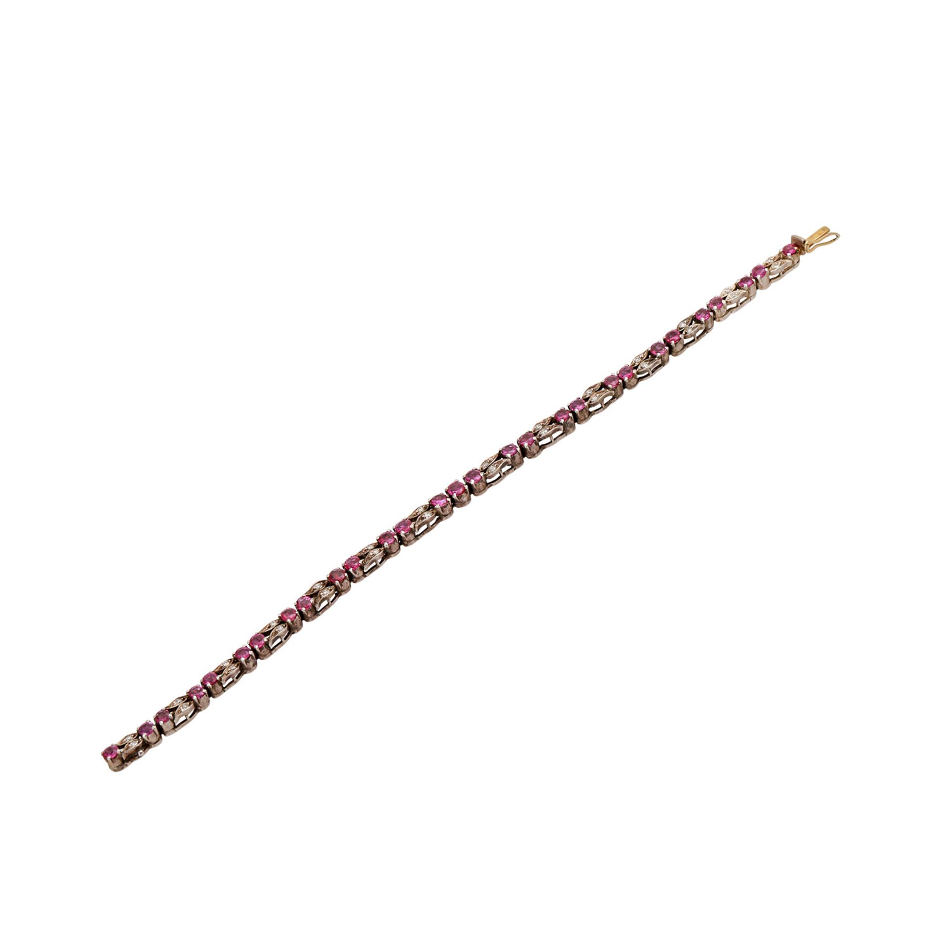 Silberarmband mit Rubinen und Diamanten, 29 Rubine, 28 Brillanten von zus. ca. 0,28 ct von mittlerer - Image 3 of 4