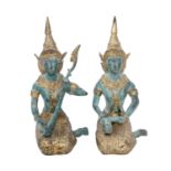 Paar grün-golden patinierte Ramakian-Figuren aus Metall. THAILAND, 20. Jh. jeweils in sitzender