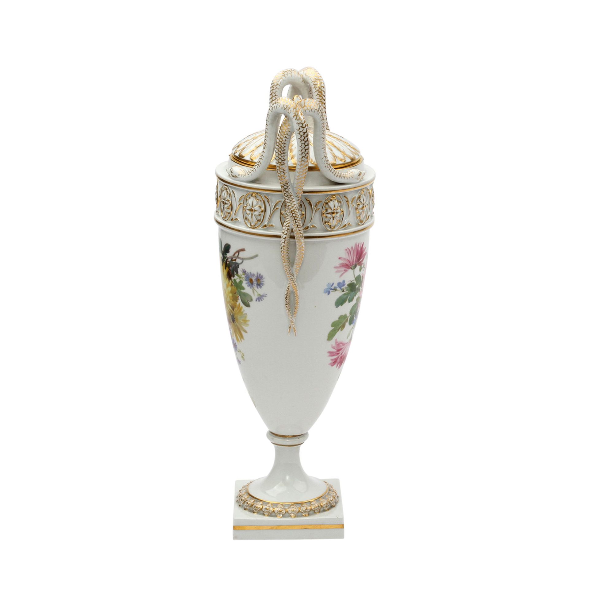 MEISSEN Schlangenhenkelvase, 20. Jhd. Weißporzellan mit reicher Goldstaffage und polychromer - Image 6 of 11