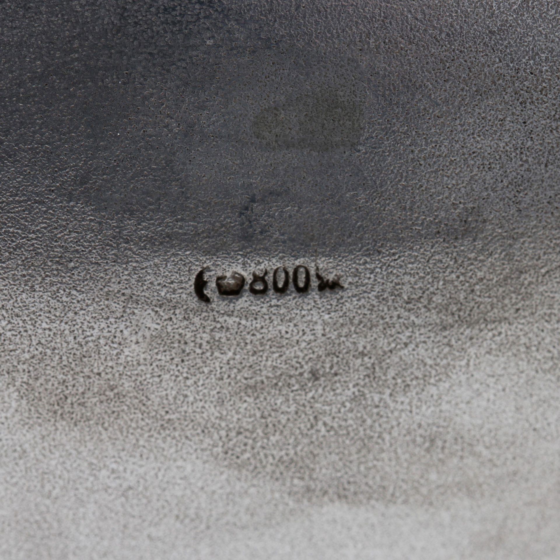 DEUTSCH Zuckerdose, 20.Jh. ovale Form auf vier Füßchen, reliefierter Rocaillendekor, scharnierter - Image 8 of 8