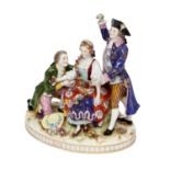 Figurengruppe, 19./20. Jh. Galante Szene auf ovalem Landschaftssockel, junge Frau mit Blumenkranz