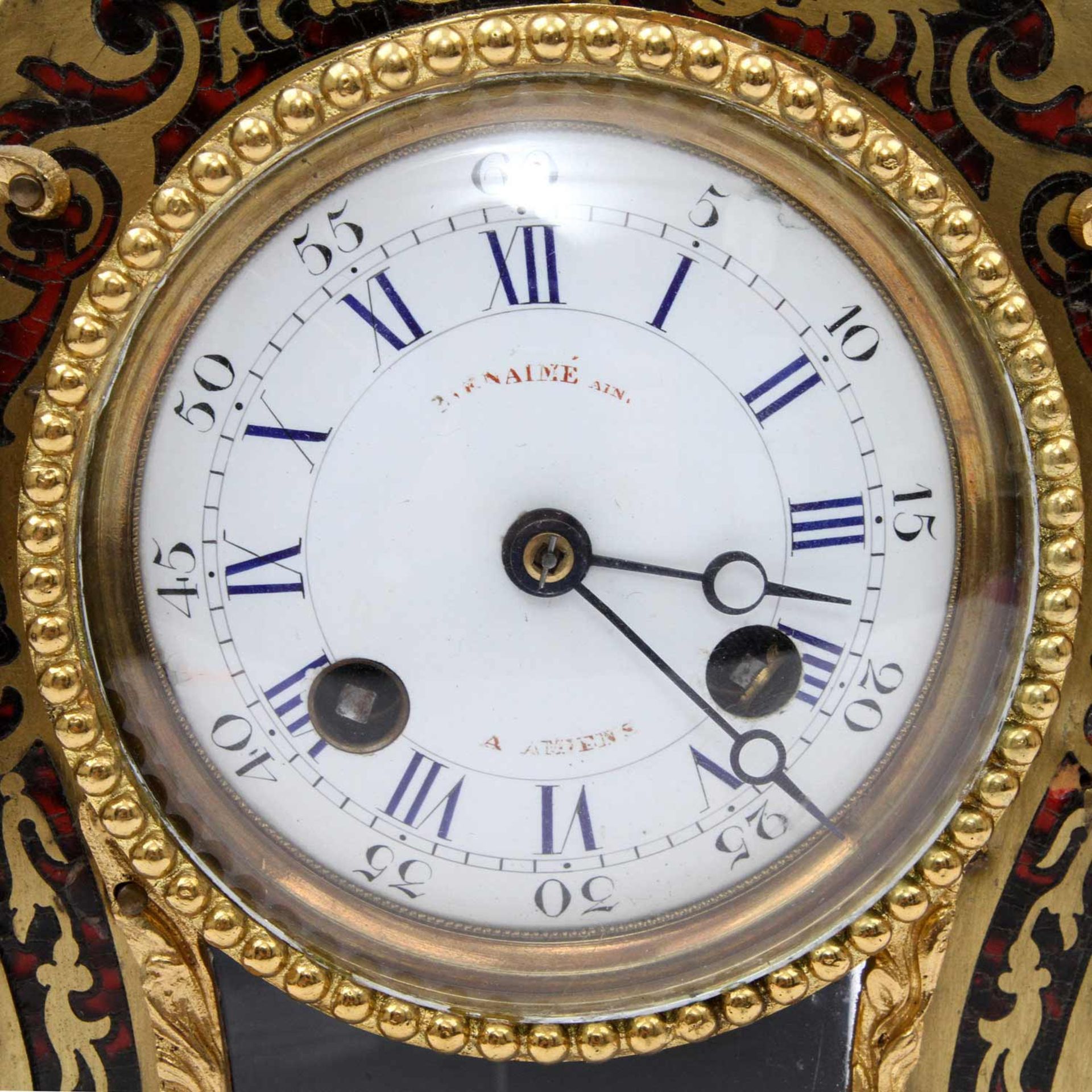 KLEINE LOUIS-XV-PENDULE IN BOULLE-TECHNIK Frankreich, 19.Jh., hoher, seitlich geschwungener - Image 10 of 11