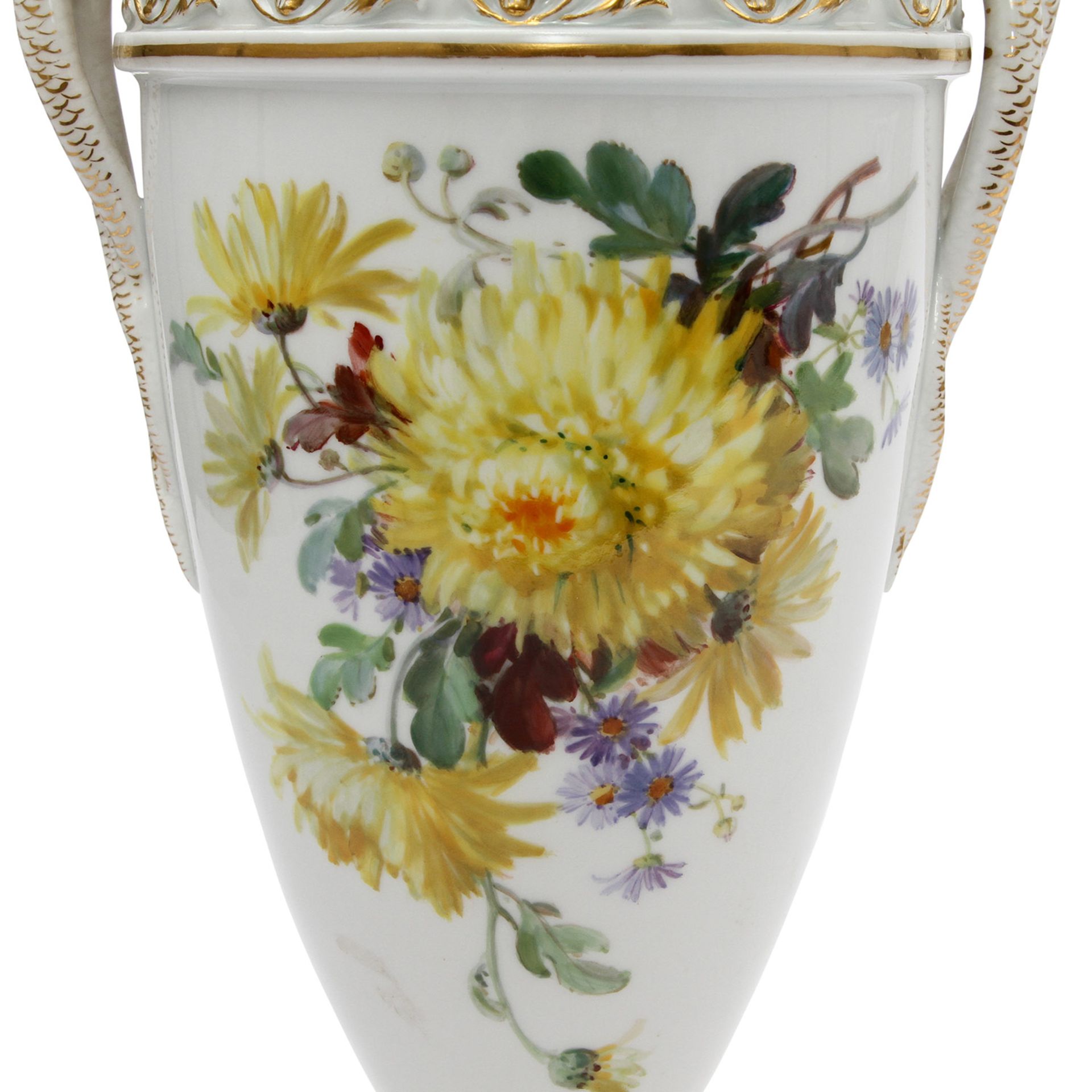 MEISSEN Schlangenhenkelvase, 20. Jhd. Weißporzellan mit reicher Goldstaffage und polychromer - Image 7 of 11