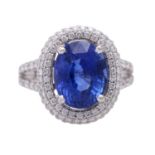 PELLEGRINO Monaco, Ring mit ovalem Saphirvon ca. 6,6 ct, facettiert in intensiver Farbe,