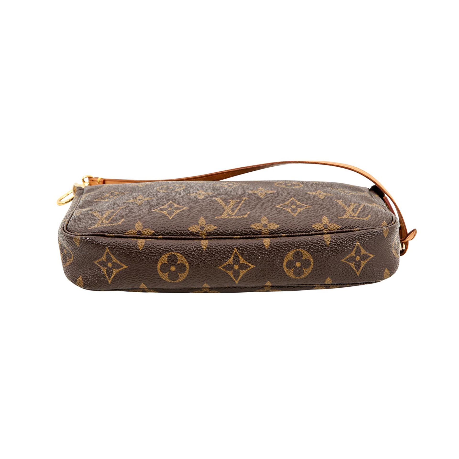 LOUIS VUITTON Täschchen "POCHETTE ACC NM", Koll. 2002.Akt. NP.: 400,-€. Monogram Canvas Serie. - Image 5 of 8