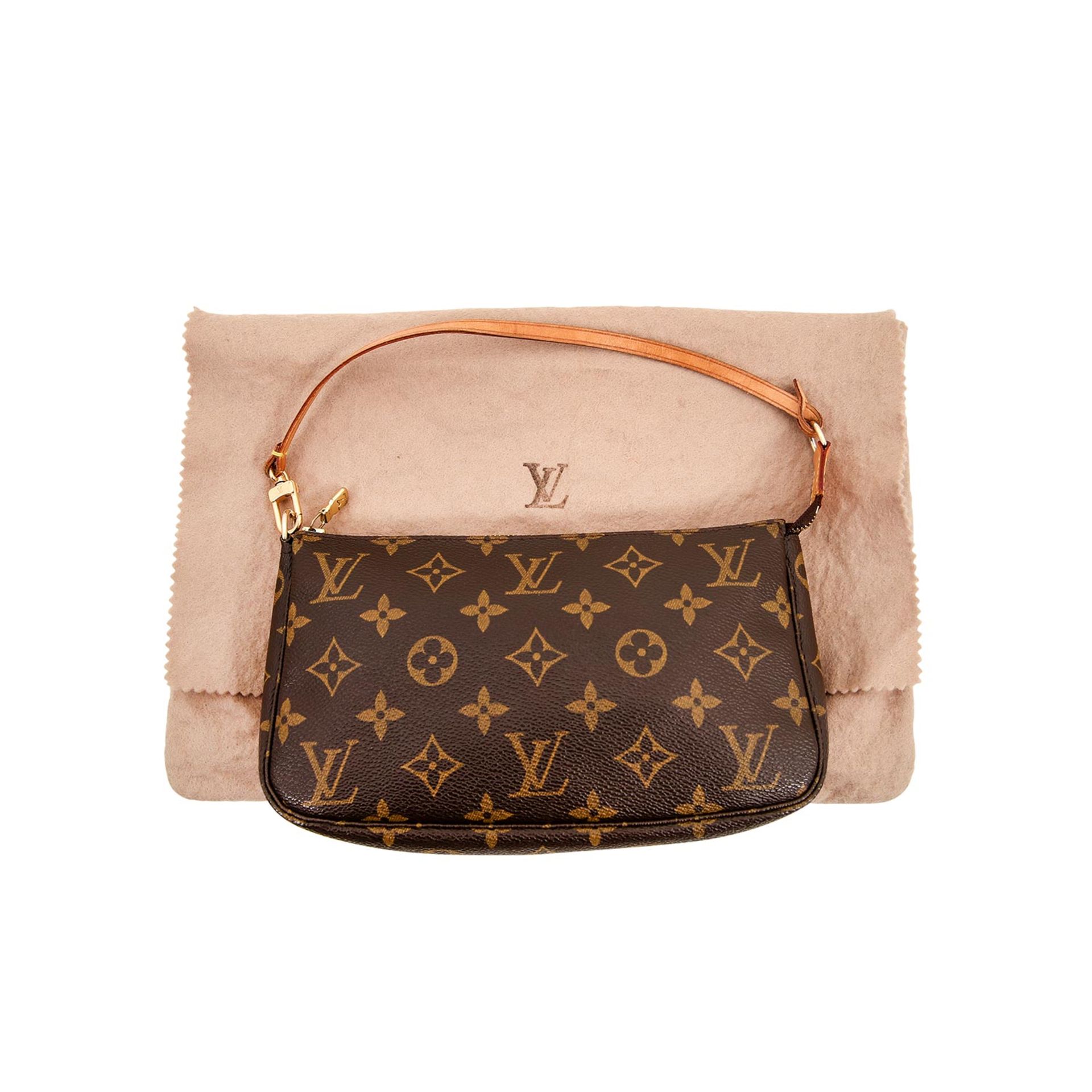 LOUIS VUITTON Täschchen "POCHETTE ACC NM", Koll. 2002.Akt. NP.: 400,-€. Monogram Canvas Serie. - Image 7 of 8