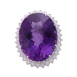 Ring mit großem Amethystca 47 ct, feine Farbe, ovalfac. mit Schachbrett-Rautenschliff, kl.