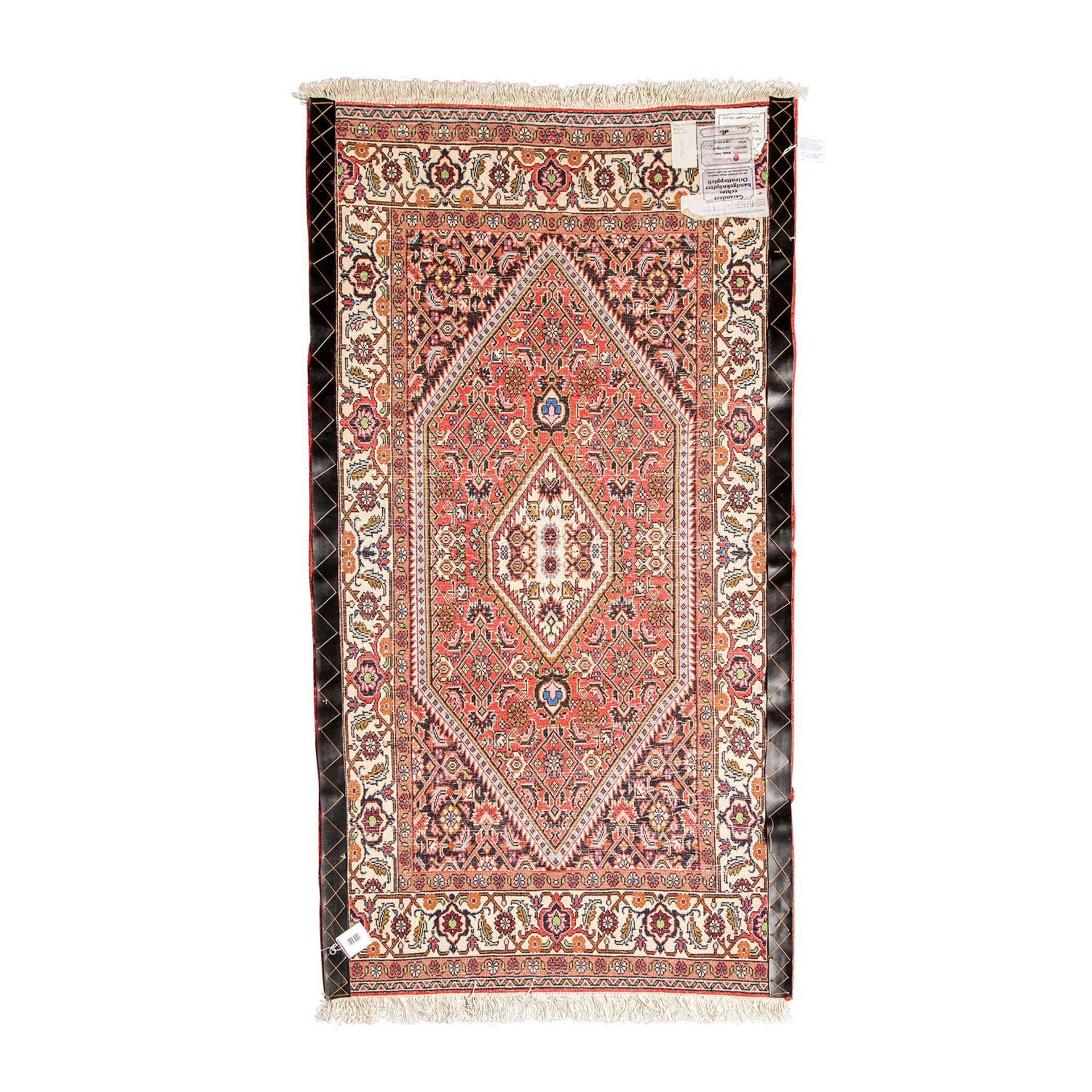 Orientteppich. HALWAI-BIDJAR/WEST-PERSIEN (IRAN), 20. Jh., ca. 146x80 cm.Im Mittelfeld dominiert ein - Image 2 of 4