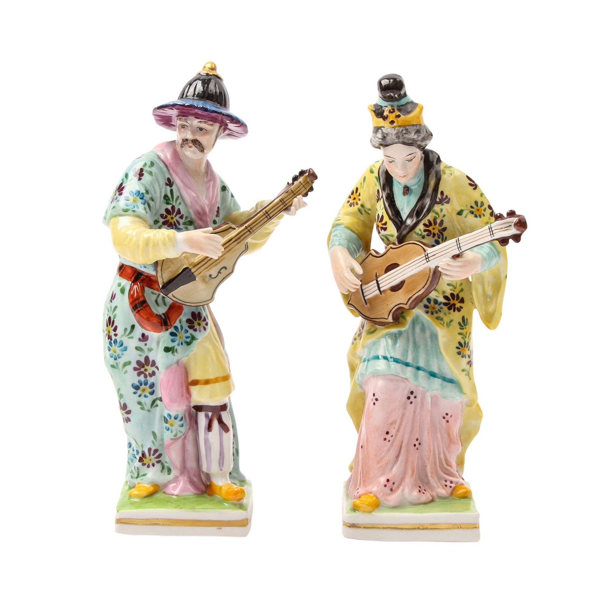 EISENBERG/THÜRINGEN 2 musizierende Figuren, 20. Jh.Je Gitarre spielende männliche und weibliche - Image 2 of 9