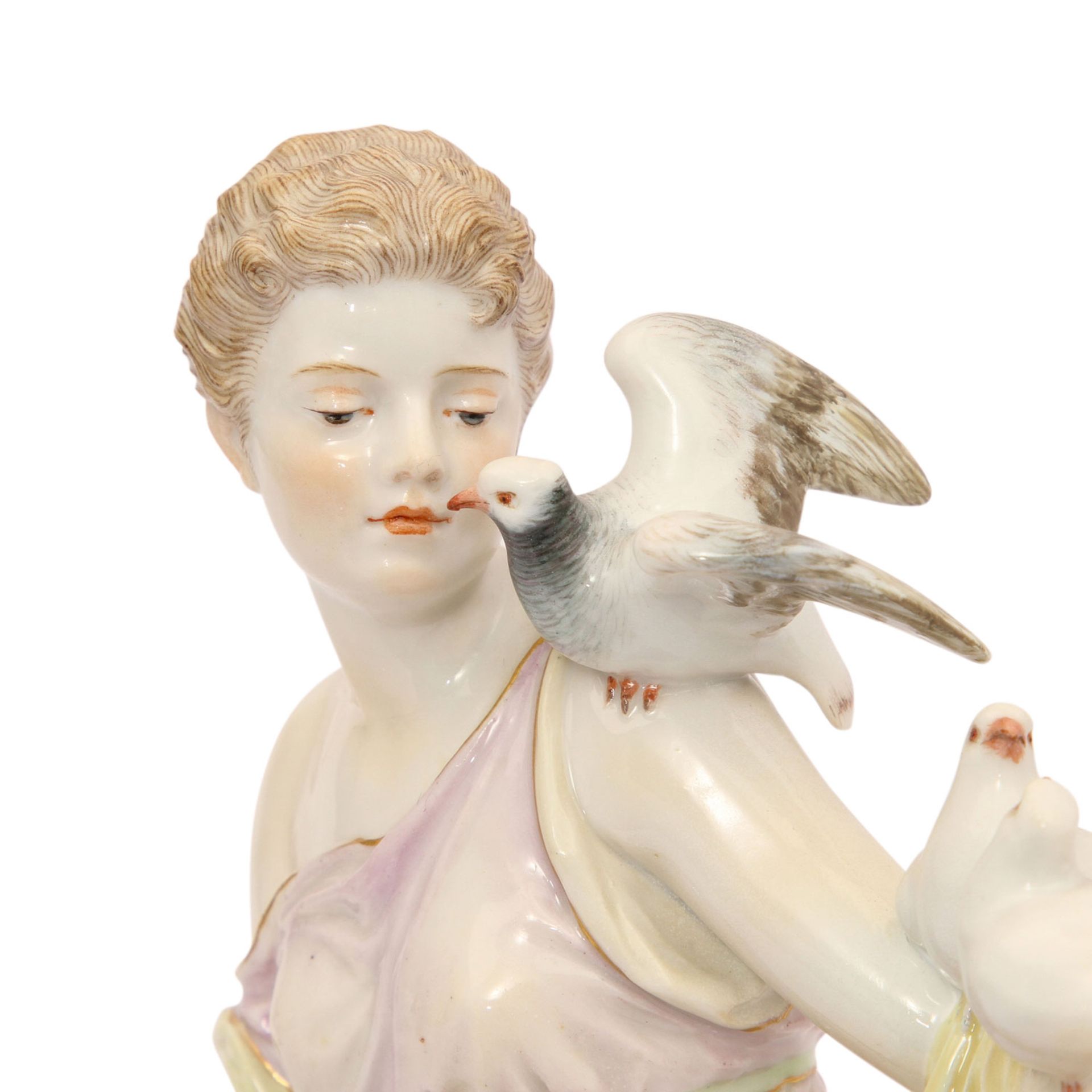 MEISSEN seltene Jugendstil-Figur "Tauben fütterndes Mädchen", vor 1924.Modell von Johannes Theodor - Image 6 of 7