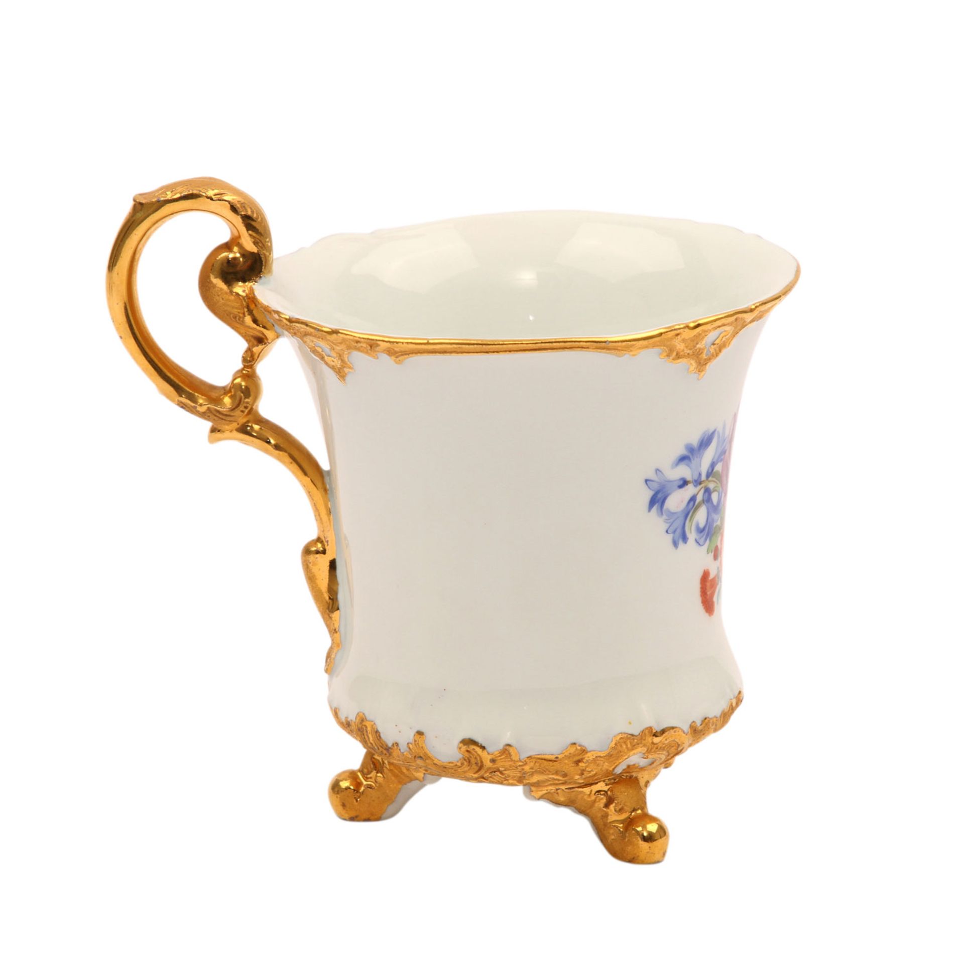 MEISSEN prunkvolles Gedeck, 20. Jh.Tasse mit Ohrenhenkel auf 3 Volutenfüßen, Blumenbukettmalerei auf - Image 4 of 7