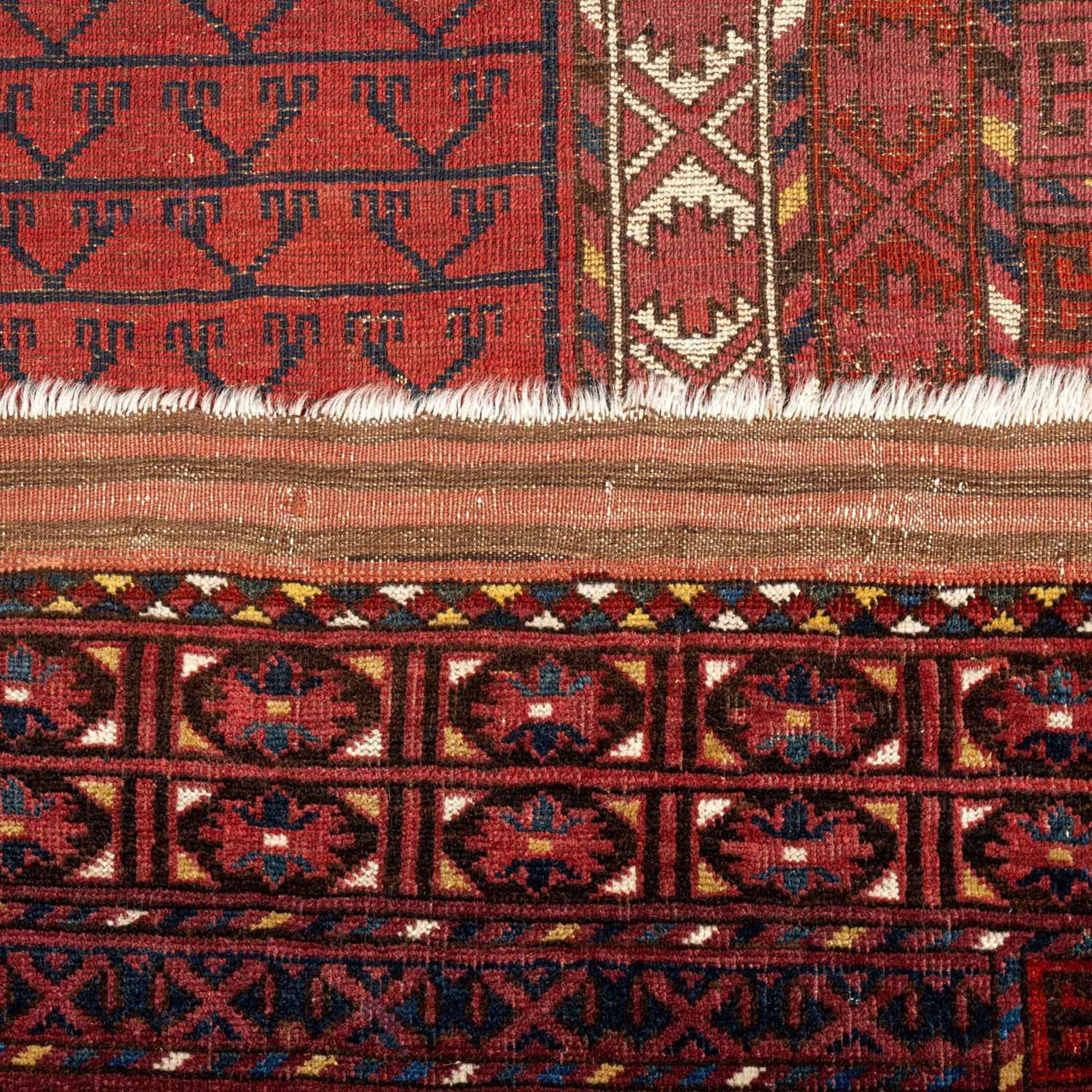 Orientteppich Ennsy. ERSARI-AFGHAN-HATSCHLOU/AFGHANISTAN, 19. Jh., ca. 188x150 cm.Zelteingangstür - Image 3 of 4