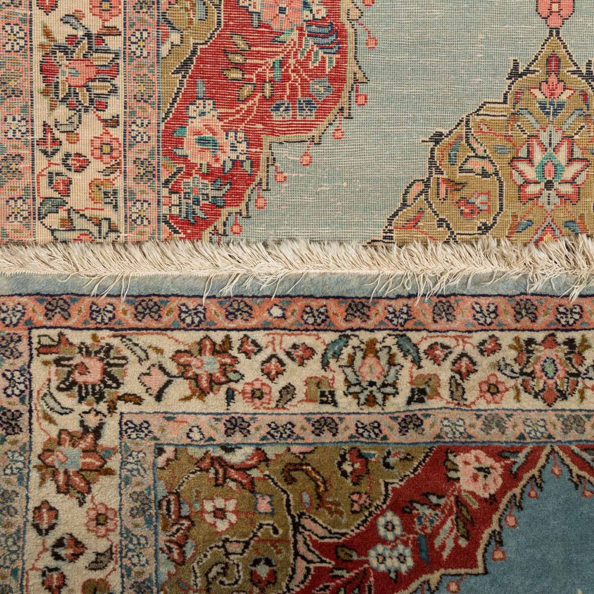 Orientteppich. SARUK/PERSIEN, 20. jh., ca. 158x110 cm.Der unifarbene, graublaue Spiegel ist - Image 3 of 4