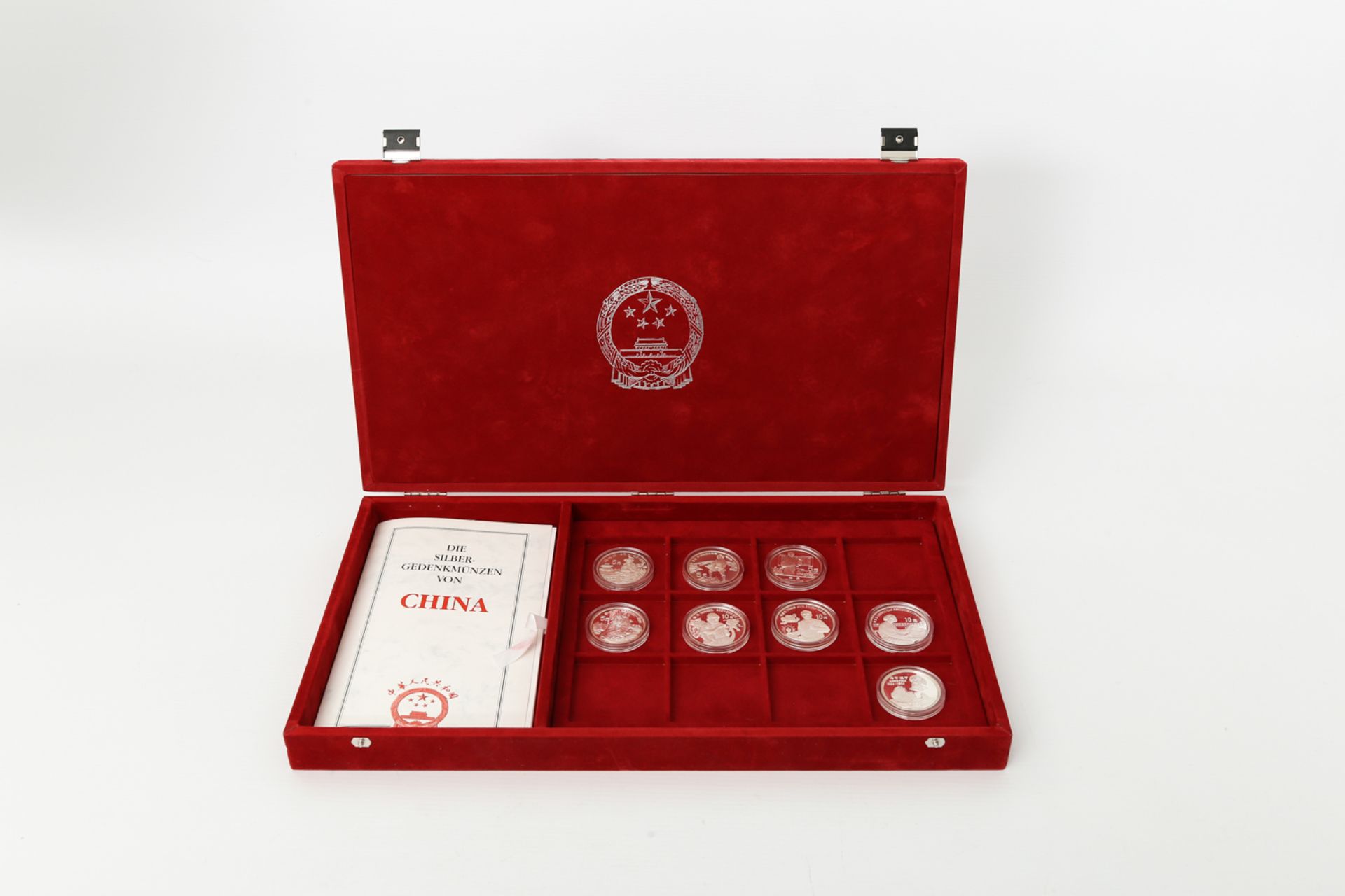 China - Box mit den offiziellen Silbergedenkmünzen, 8 Stück, 3 x 10 Yuan 1990, Beethoven, Homer