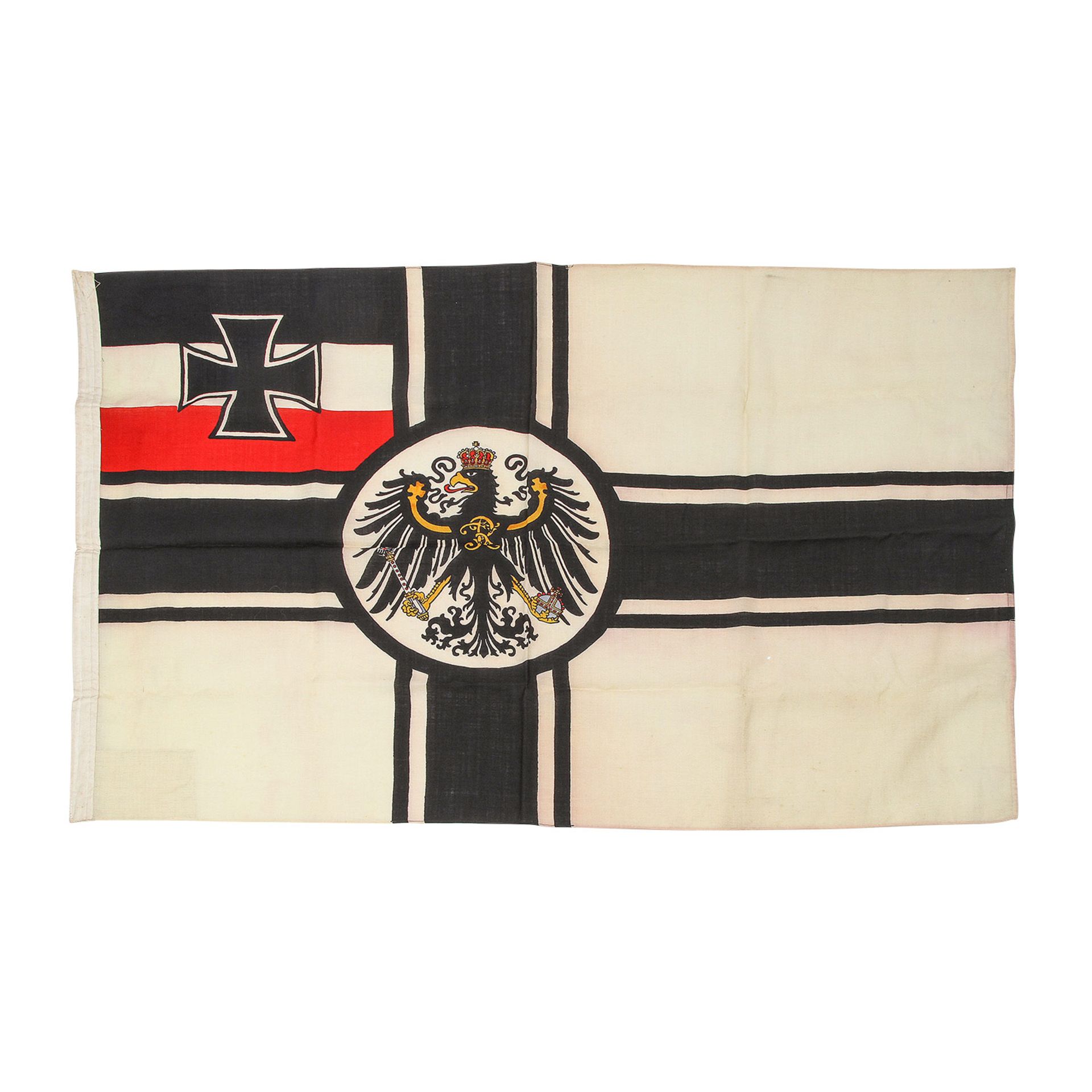 Kaiserliche Marine - Reichskriegsflagge, bedrucktes Leinengewebe. Kleine Fehlstellen und wenige