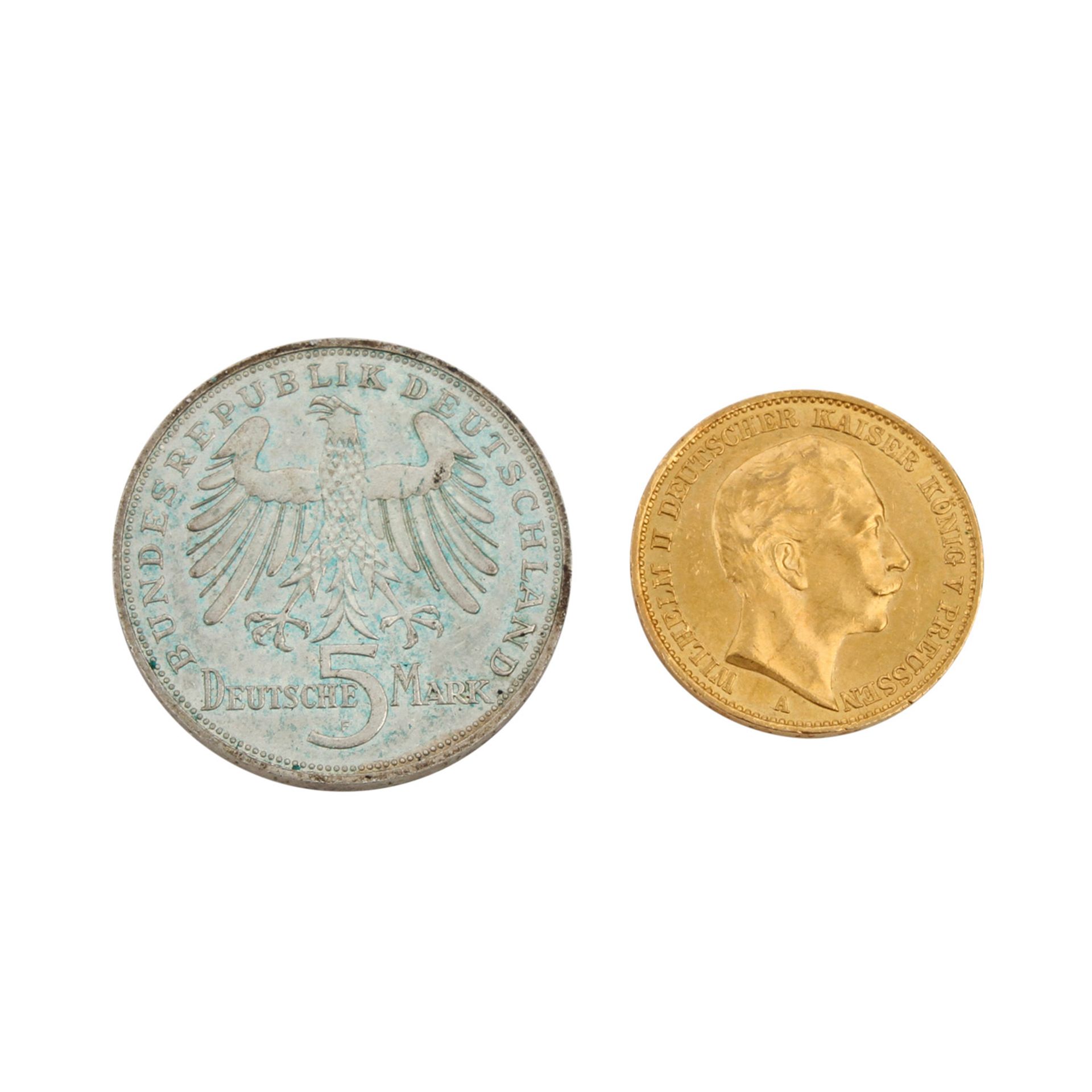 Ansprechendes Konvolut mit 7,16 g GOLD und einigem SILBER, bestehend aus: Preussen 20 Mark 1911 A - Bild 2 aus 5
