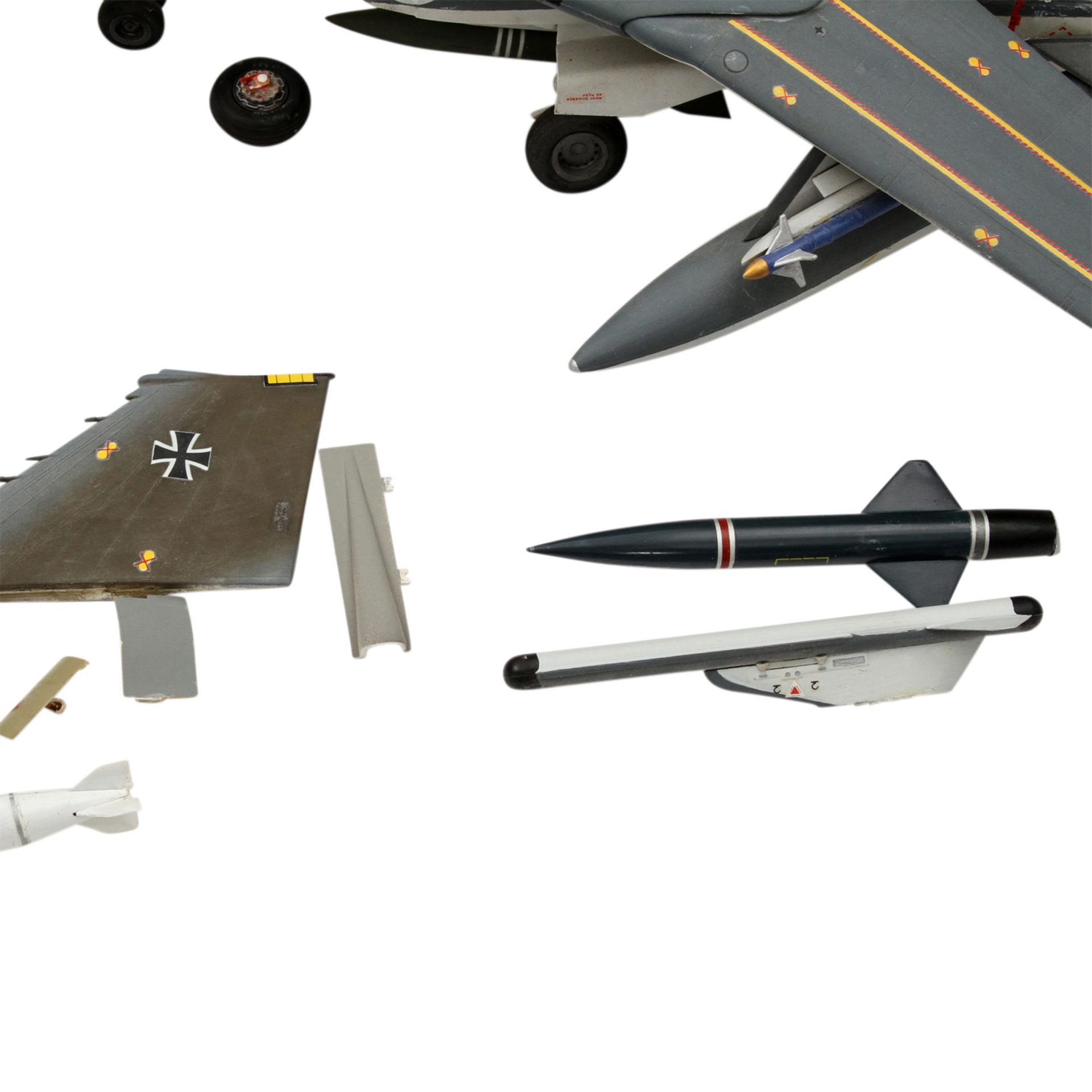 Konvolut von 6 Modellflugzeugen, BRD - 1 x Revell 1980, McDonnell F-4 Phantom II, 1 x Revell 1980, - Bild 17 aus 25