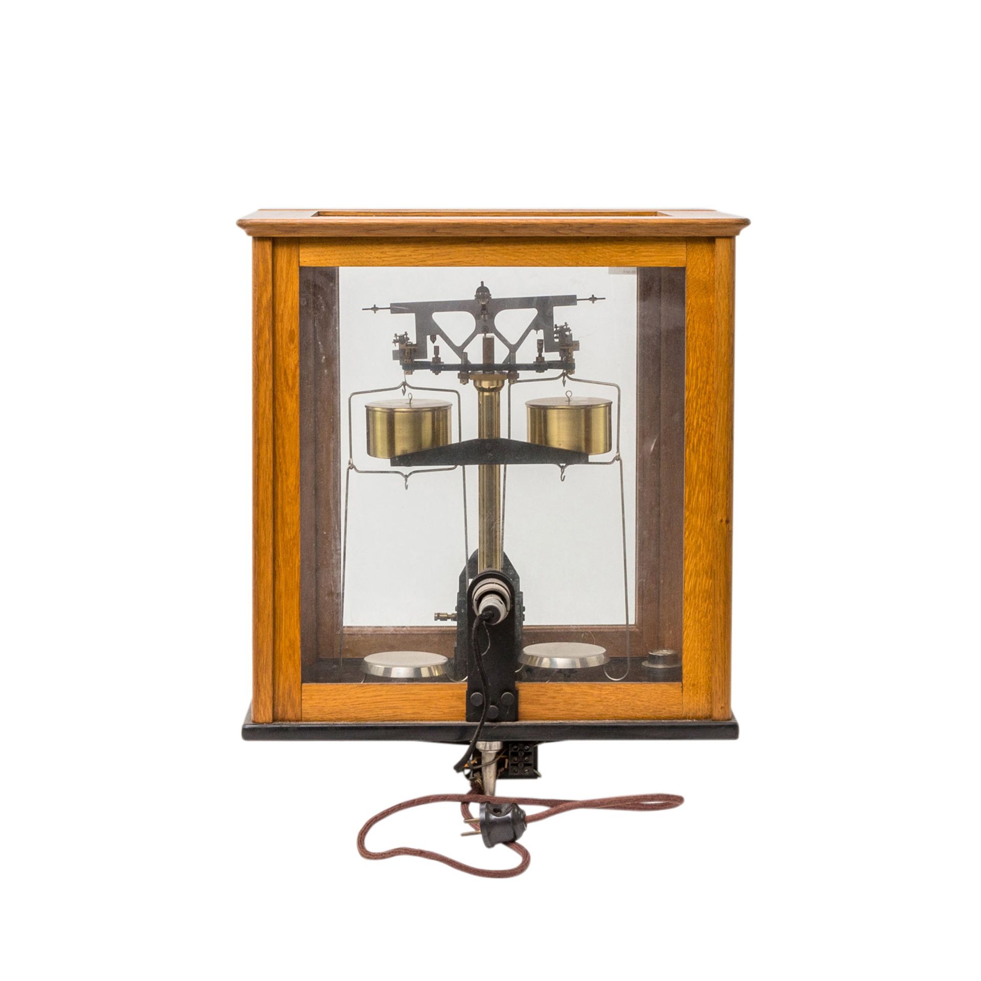 Analysewaage in 5fach verglastem Holzkasten, auf dunkler Holzplatte. Firma August Sauter Ebingen- - Bild 5 aus 5