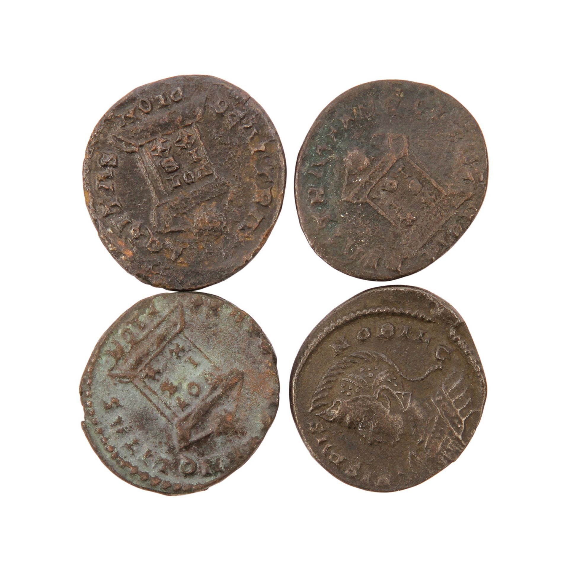 Römisches Kaiserreich - Crispus, London, 4 Follis, P.LON, Globus auf Altar / VOT, mit alter - Bild 2 aus 3