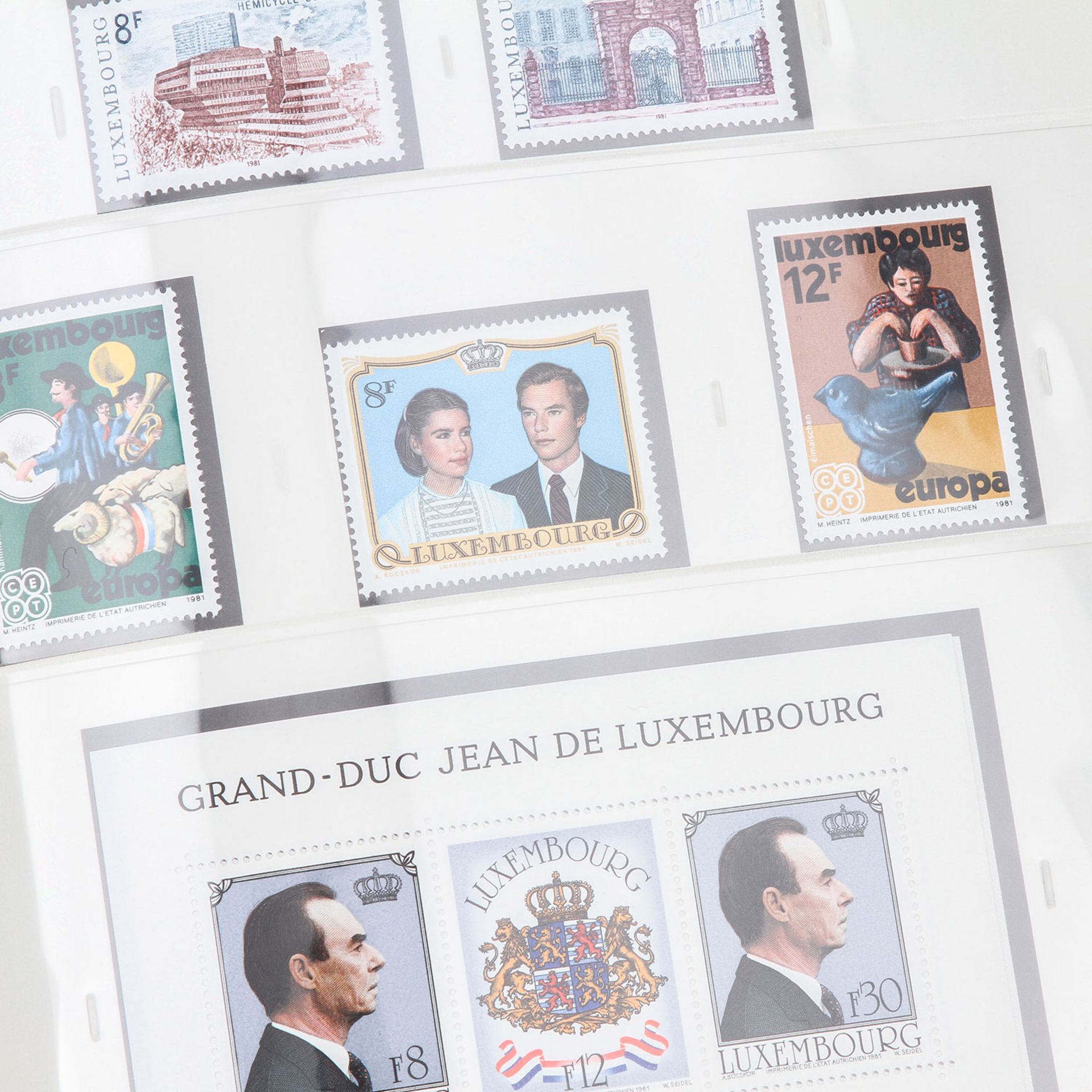 Luxemburg – Komplette postfrische Sammlung,von 1958-1993 im Kabe Klemmbinder auf Vordruckblättern. - Bild 2 aus 3
