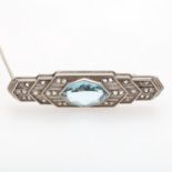 ART DECO Brosche m. Aquamarin (ca. 14 x 9 mm) u. Diam. in Platin, Nadel WG 14K. Maße ca. 47,5 mm, B: