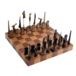 WUNDERLICH, Paul (1927-2010) Schachspiel, 1978-1983. 32 Schachfiguren in Bronze, hergestellt im