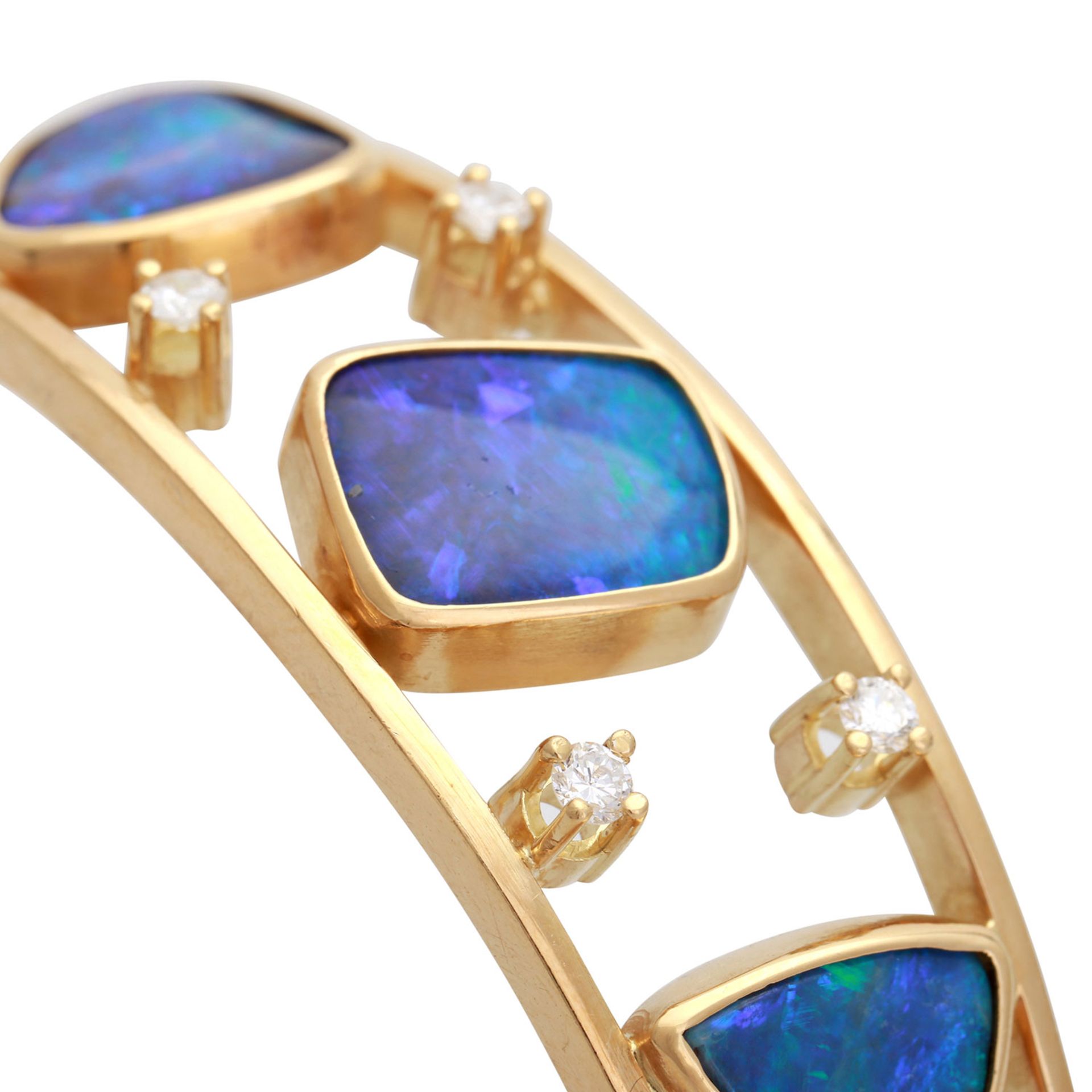 Armreif mit Opalen und Diamanten, 3 Boulder-Opale mit vorwiegend grünen und blauen Farbreflexen, 6 - Bild 5 aus 6