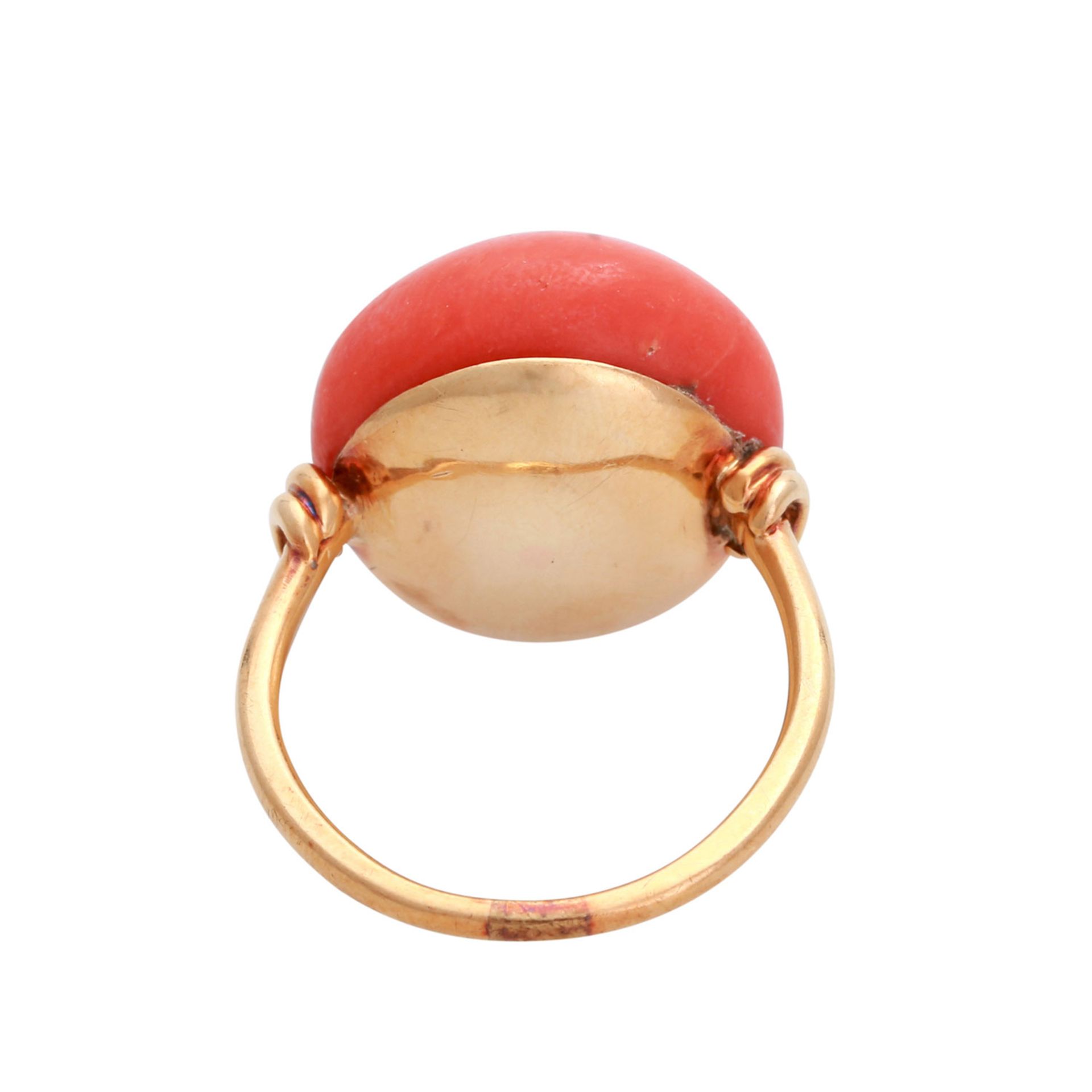 Ring mit Koralle, D: 12 mm, Roségold 14K, RW 56, etw. Gebrauchsspuren. - Bild 4 aus 4