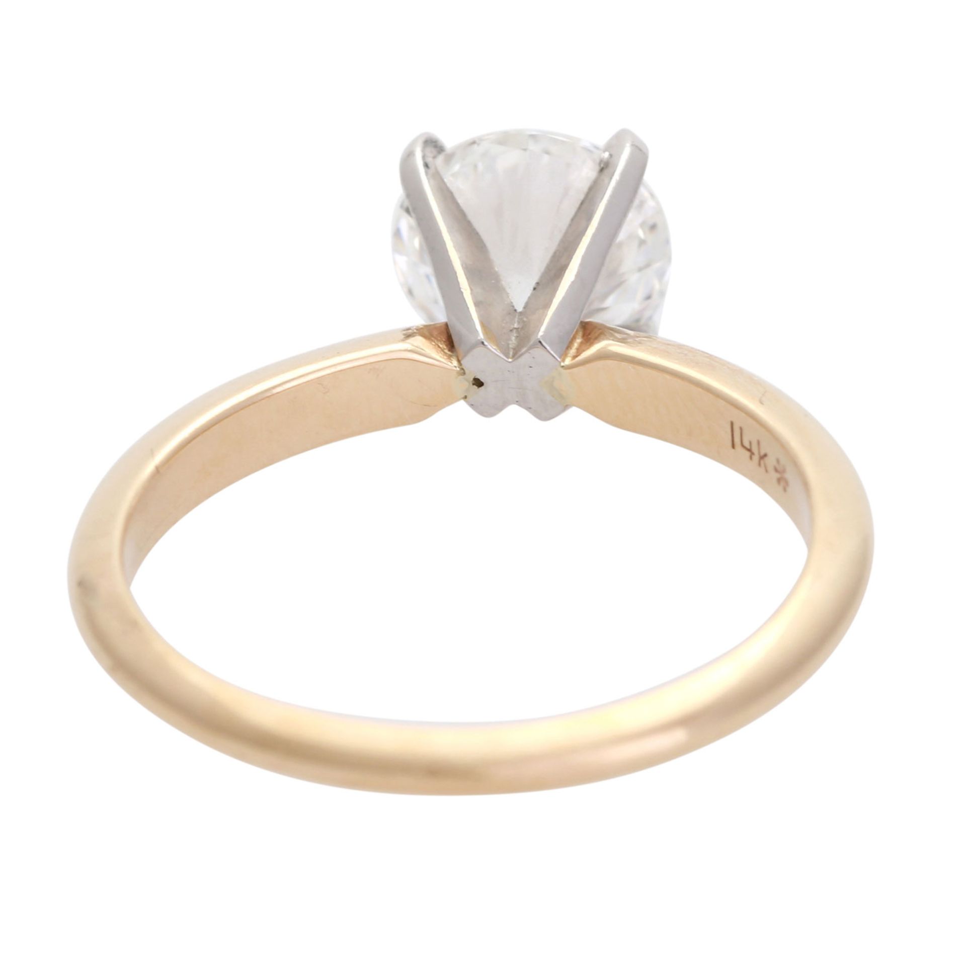 Solitärring mit Brillant, 1,51 ct, FW (F) / IF, GG / WG 14K, RW 54,5, mit GIA Expertise. - Bild 4 aus 6