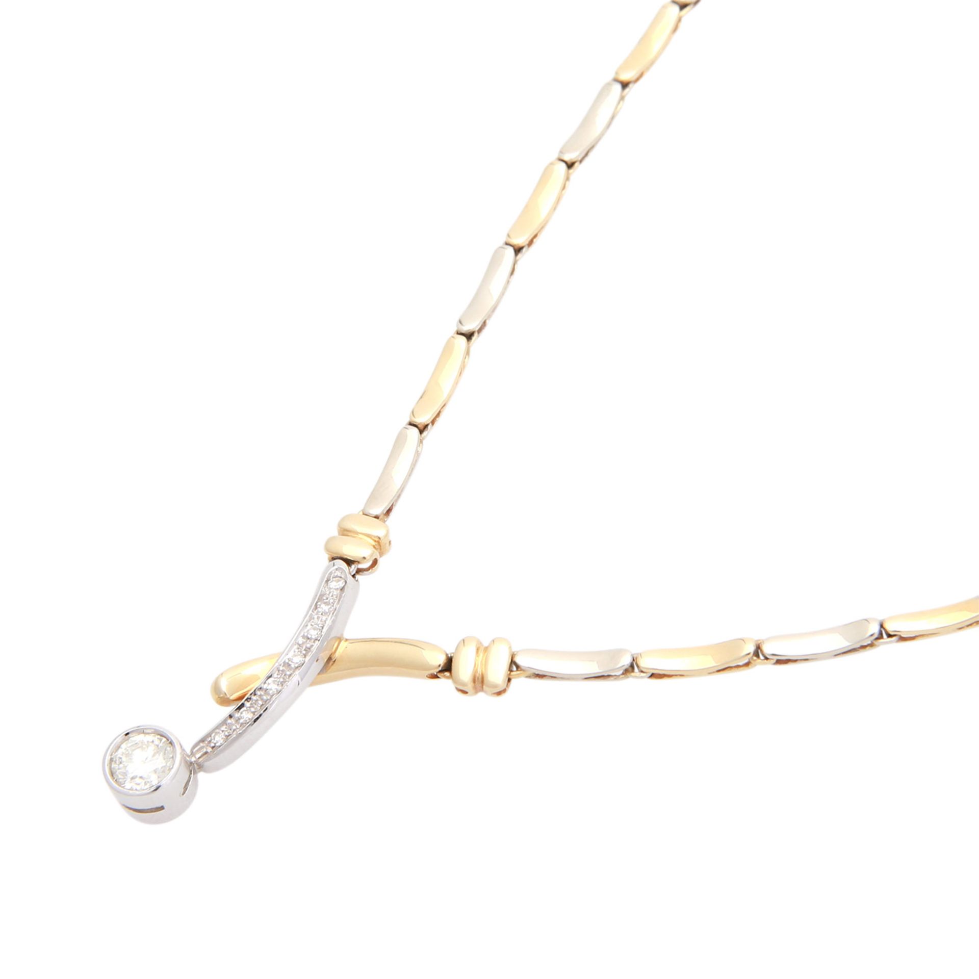 Goldcollier mit Diamanten, zentral 1 Brillant von ca. 0,6 ct., SI, GW (K - L), 7 kleine Diamanten im - Bild 4 aus 4