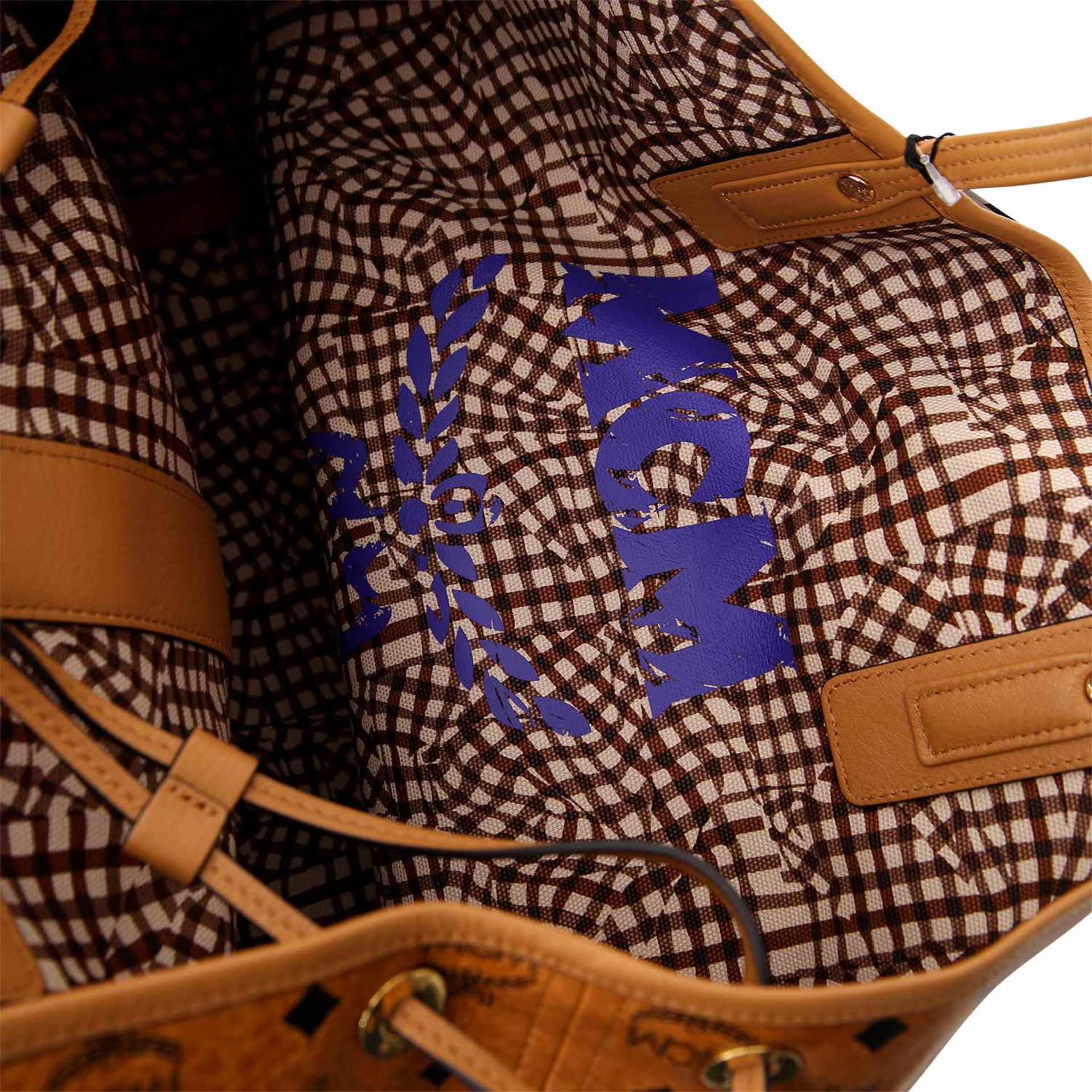 MCM zeitloser Wendeshopper. NP: 550,-€. Cognacfarbenes Leder mit MCM-Monogram. Innenseite aus Textil - Image 11 of 14