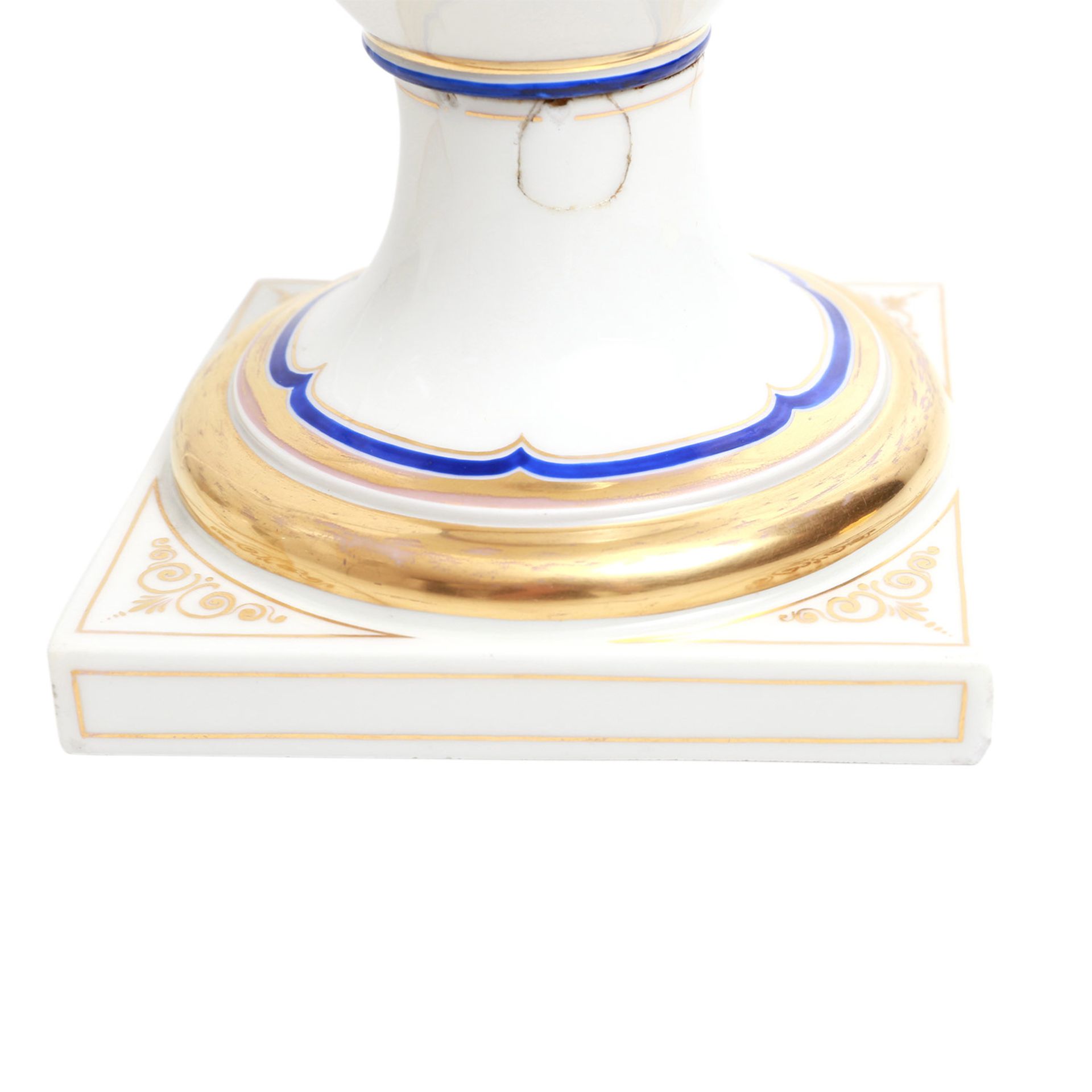 KPM 2 Vasen, 19. und 20. Jhd. Frühe 'Französische Vase' mit Greifenhenkeln nach einem Entwurf von - Bild 8 aus 9