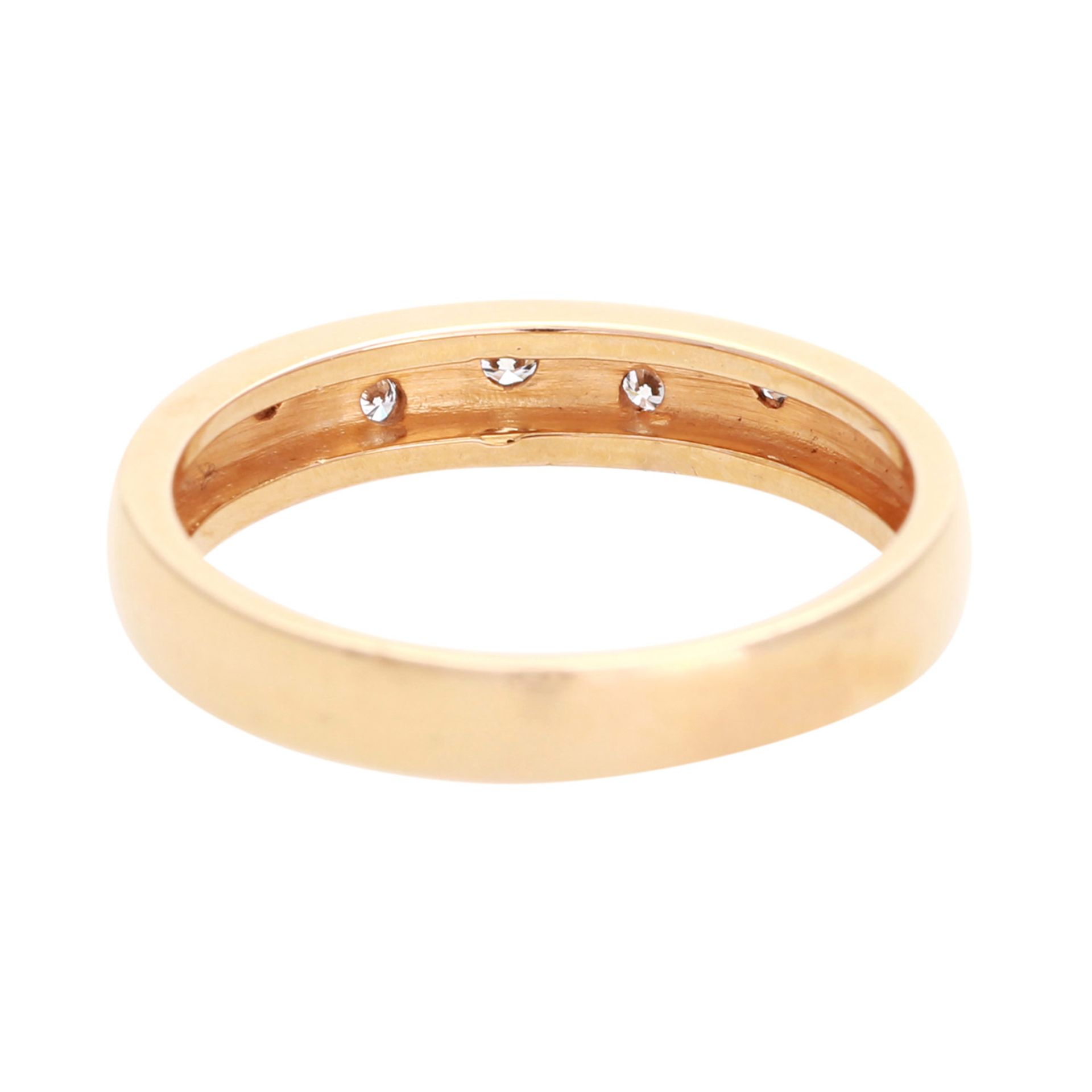 Ring mit 5 kleinen Diamanten, zus. ca. 0,09 ct, GG 14K, RW 54,5, eingeriebene Fassung. - Bild 4 aus 4