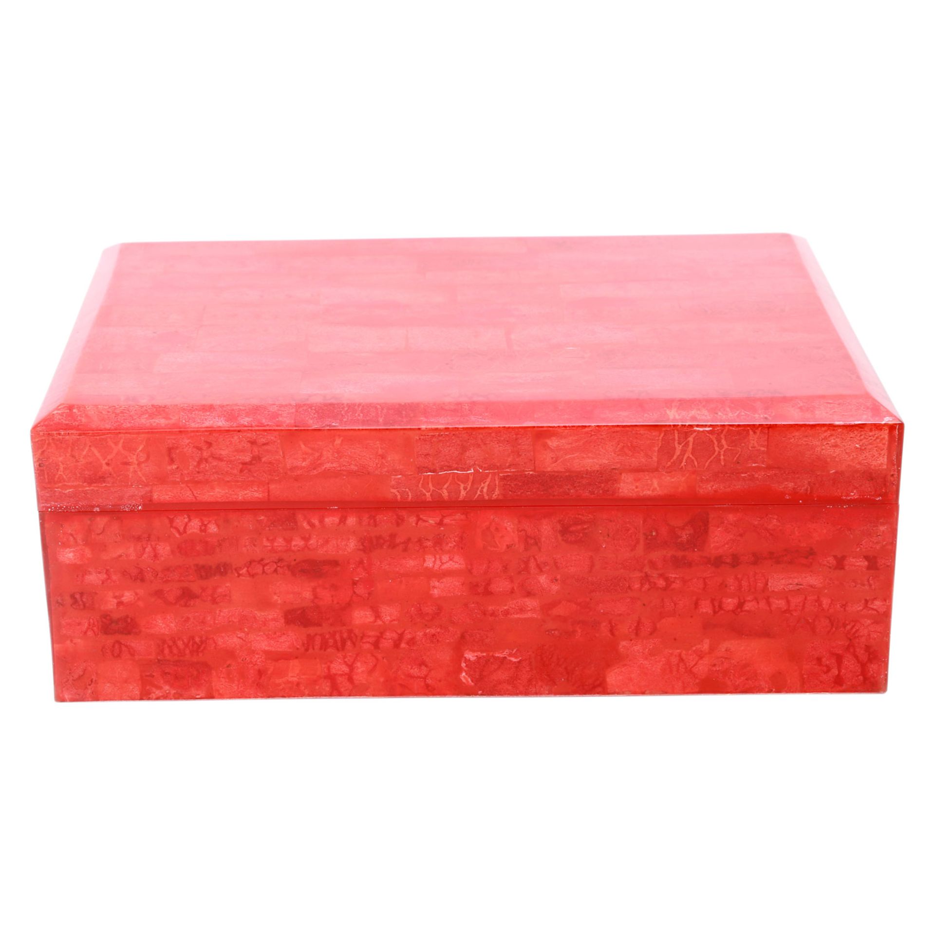 Schmuckkassette. Große Box in Hochglanzlack Rot, marmoriertes Design, rotes Innenfutter,