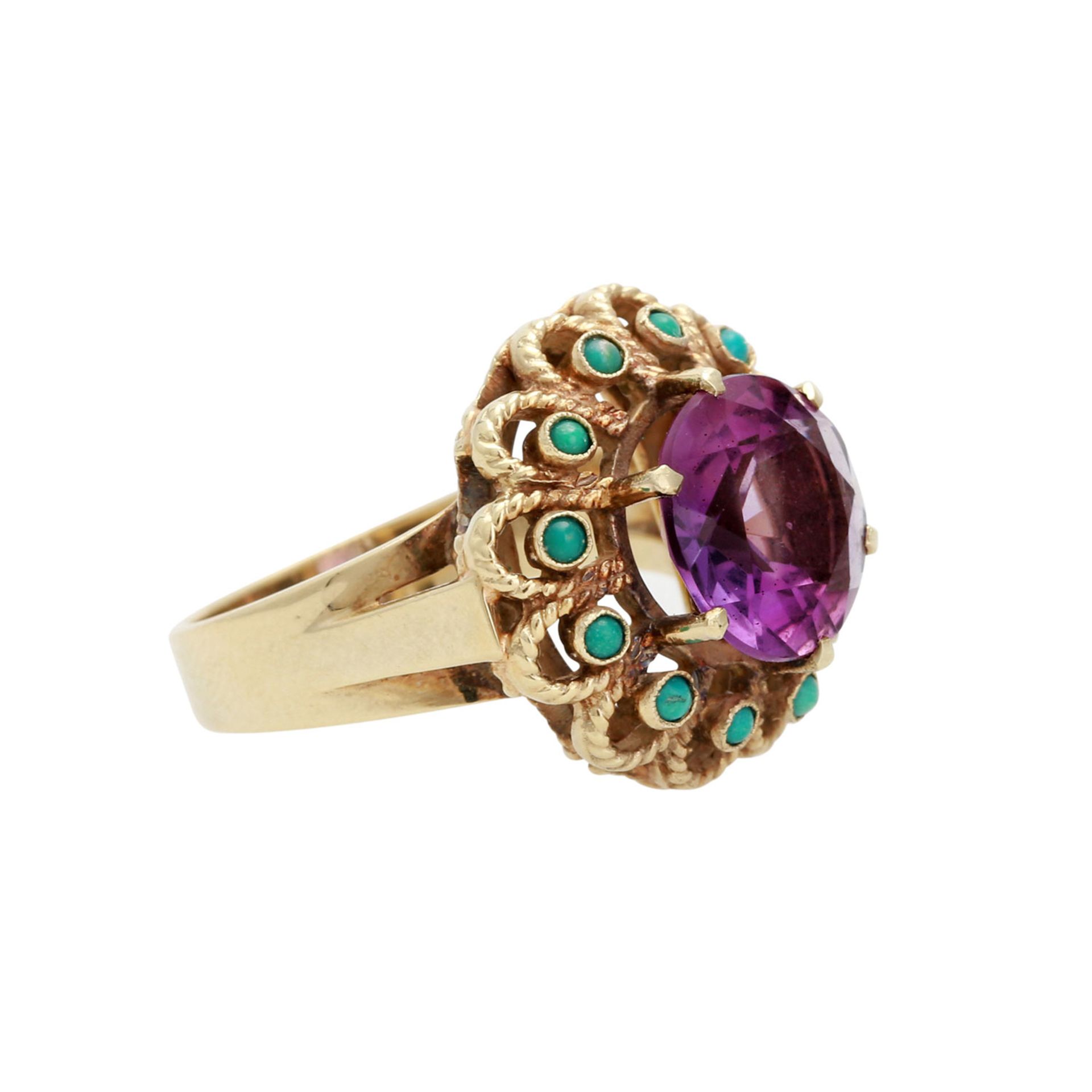 FAHRNER Ring mit 1 Amethyst, rund facettiert, D: ca. 9,5 mm, umkränzt von 12 kl. Türkiscabochons, - Image 2 of 5