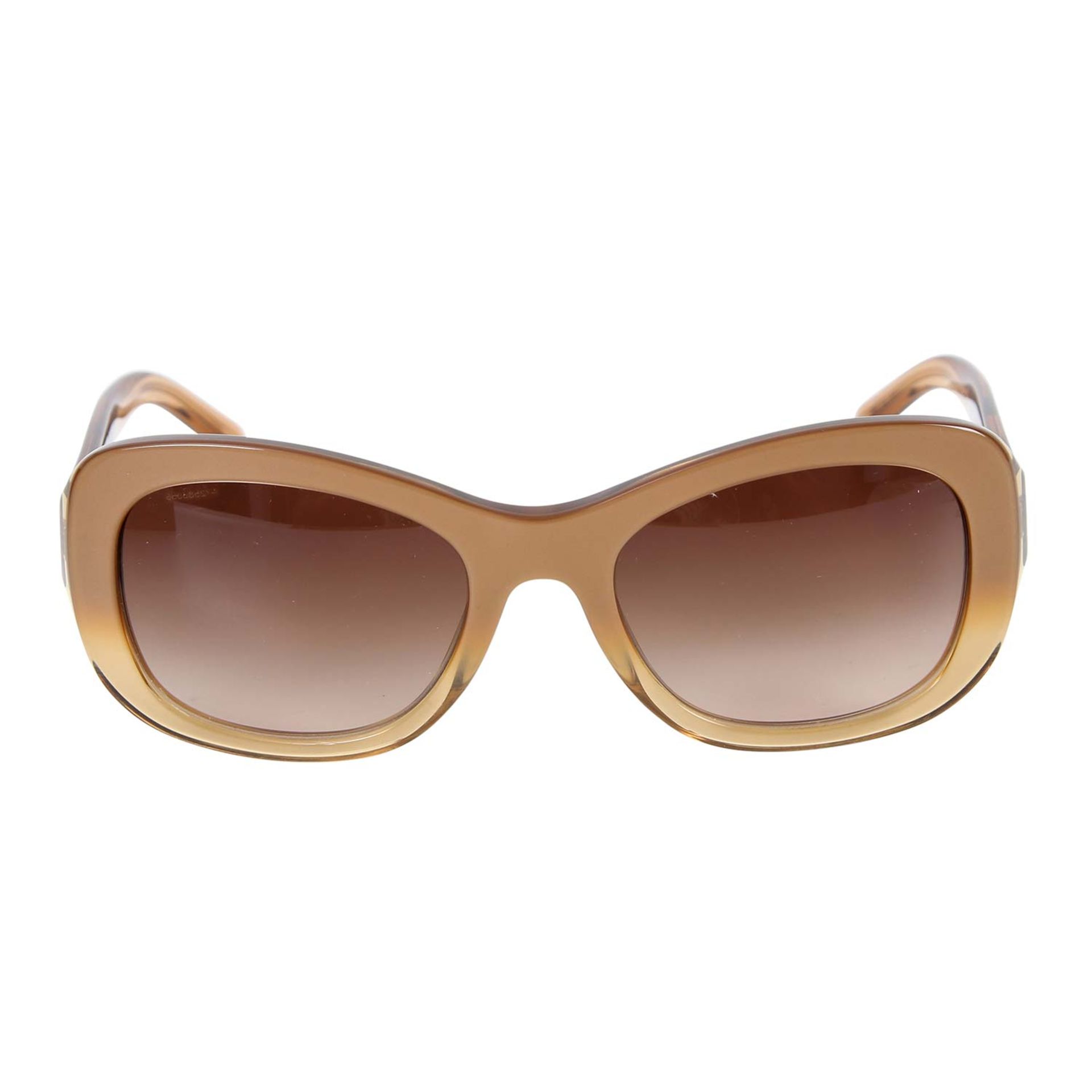 BURBERRY Sonnenbrille "B 4189". NP. ca.: 220,-€. Zeitloses Modell aus beige-transparentem Rahmen mit