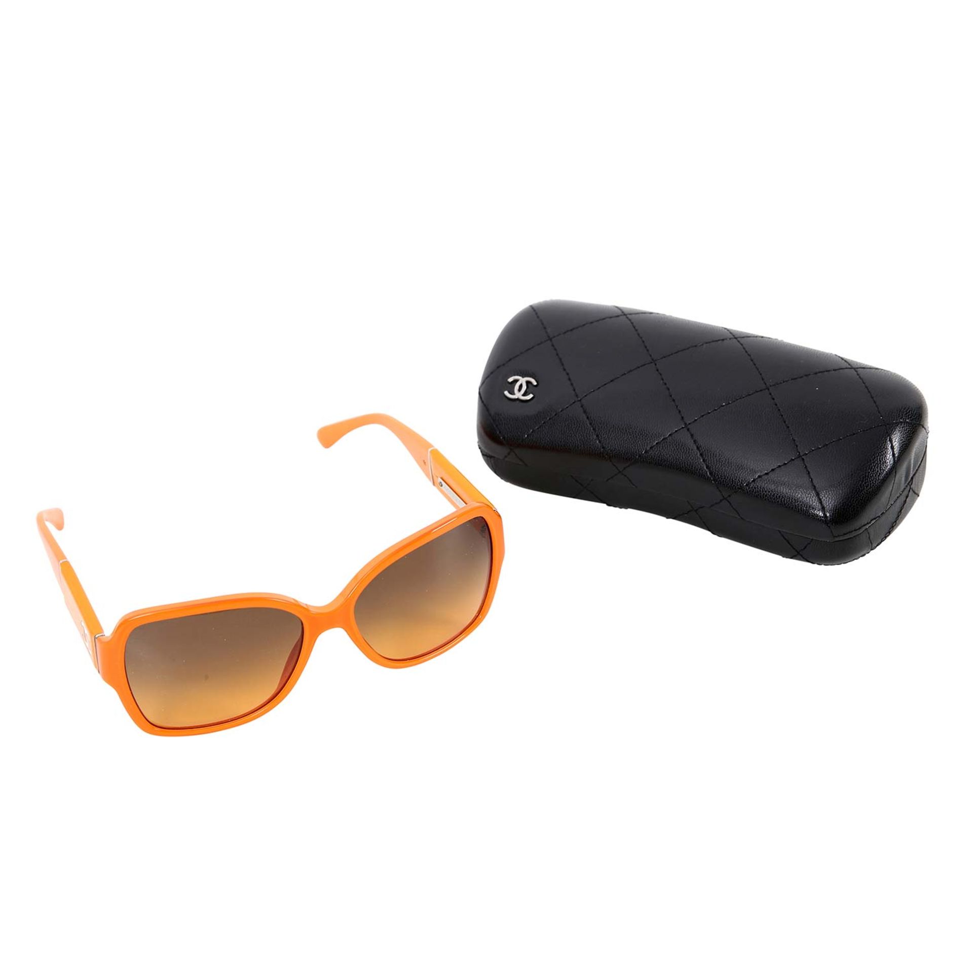 CHANEL Sonnenbrille. Orangfarbenes Gestell, getönte Gläser, schmale Bügel mit Lackleder-, Logo- - Image 5 of 5