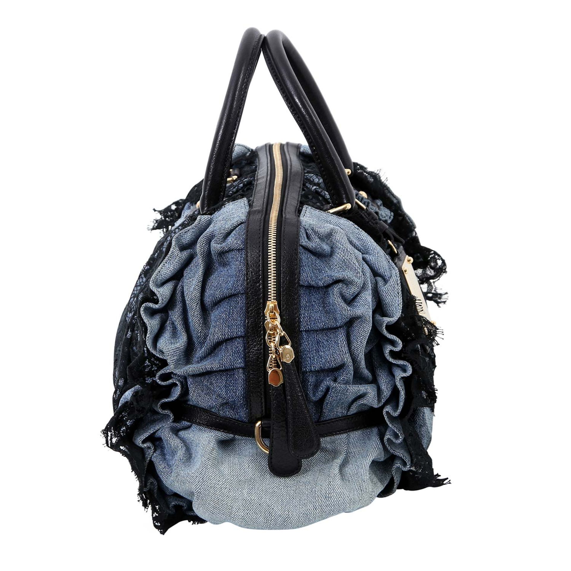 DOLCE & GABBANA Henkeltasche. Materialmix aus Denim, Spitze und Leder, goldfarbene Hardware mit - Image 3 of 6