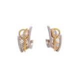 CADEAUX Ohrclips mit 2 Diamantnavettes zus. ca. 0,3 ct LGW (J) / VS in Platin / GG 18K. L: ca. 16