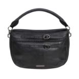 BURBERRY Schultertasche. NP. ca.: 800,-€. Softes Leder in Schwarz, karbonfarbene Hardware, ein