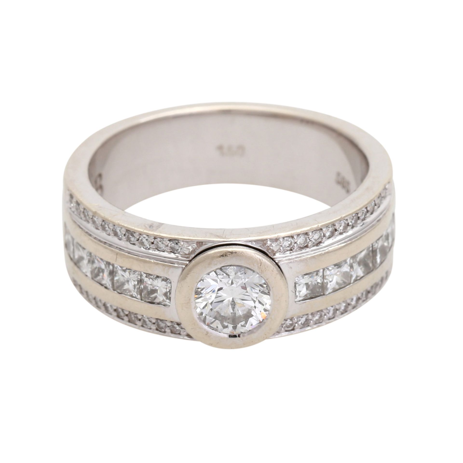 Damenring besetzt mit 1 Brillant, 10 Princess-Diamanten, sowie 40 kl. Brillanten zus. ca. 1,5 ct (